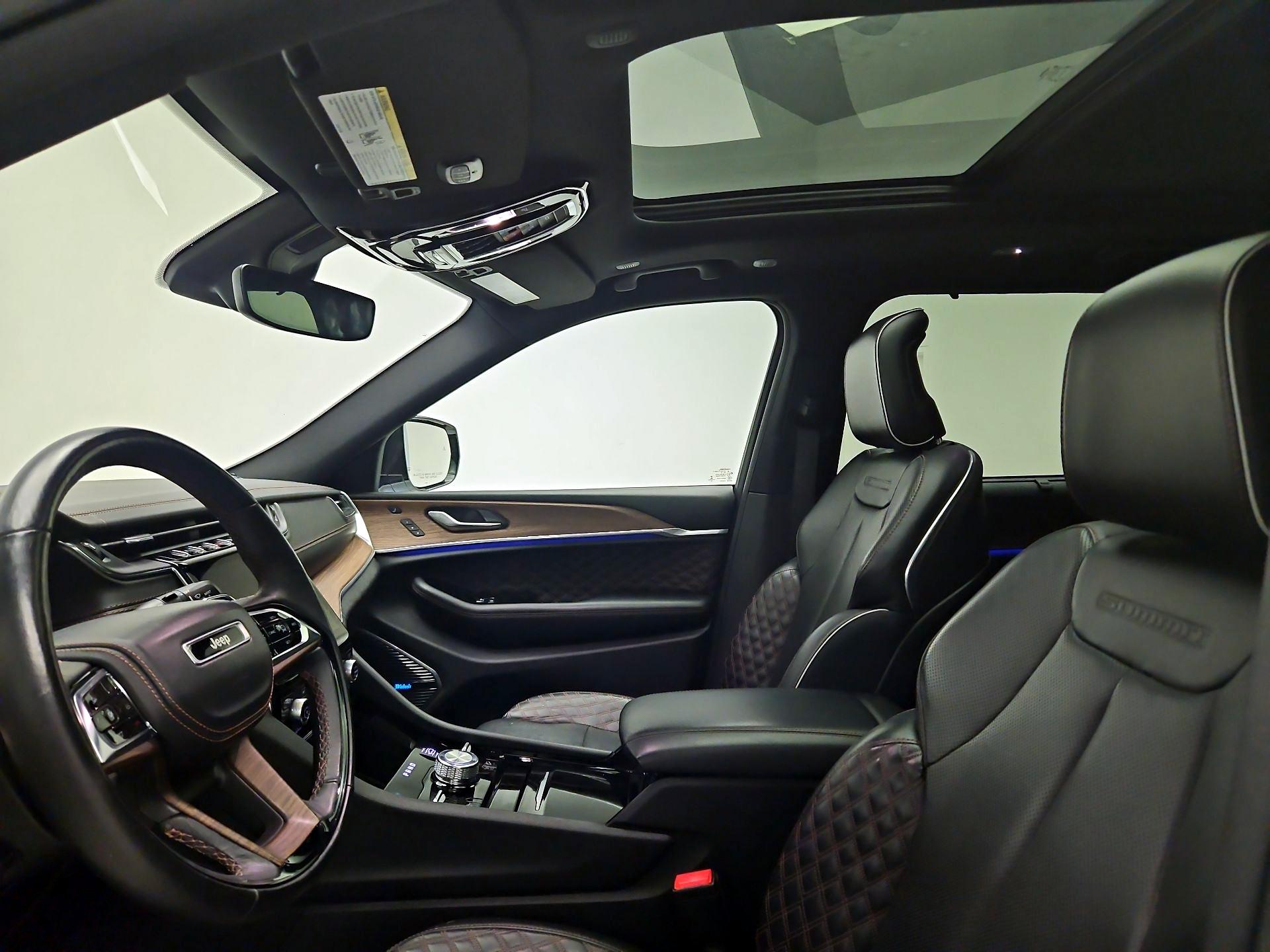 Thumbnail: 2022 Jeep Grand Cherokee L - 20