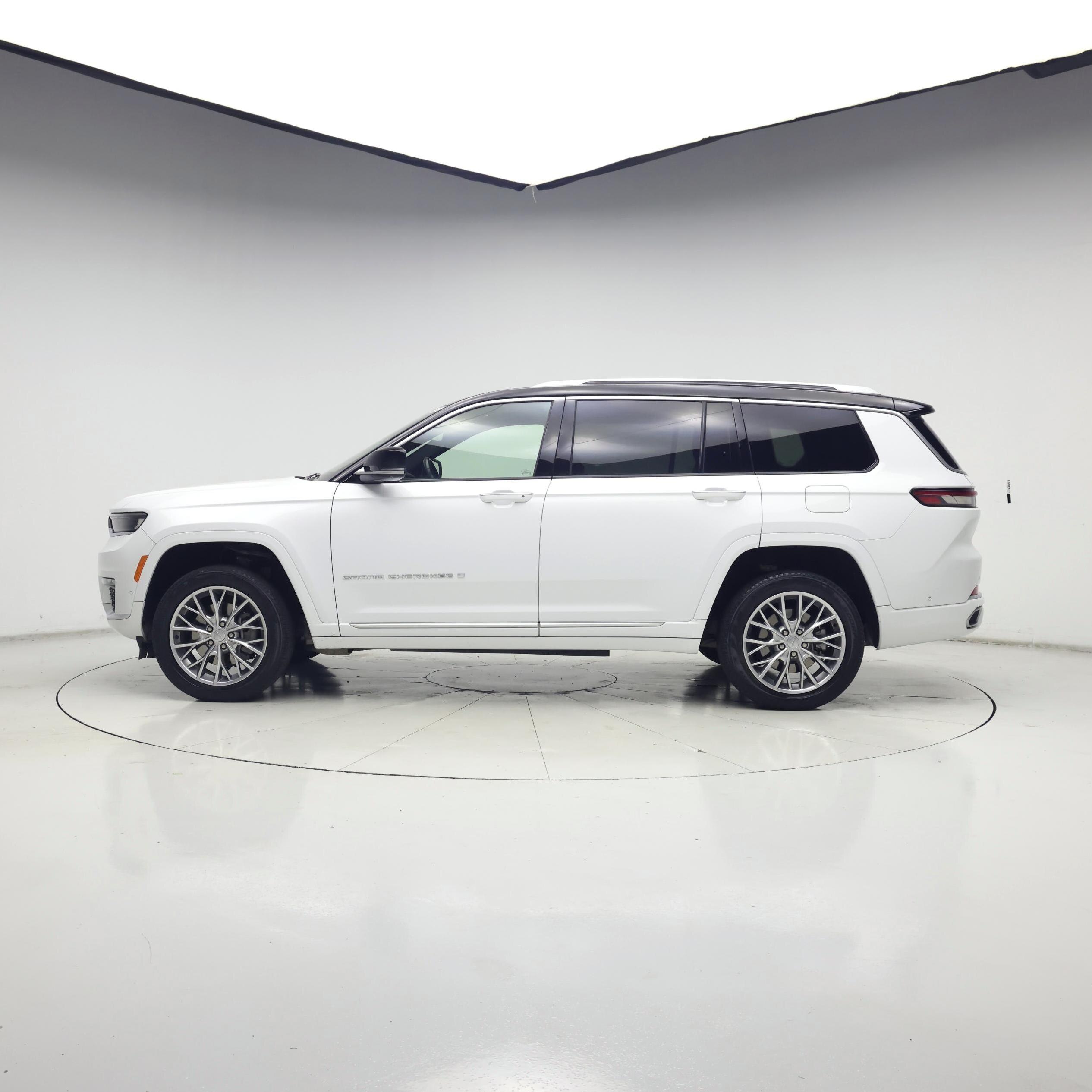 Thumbnail: 2022 Jeep Grand Cherokee L - 3