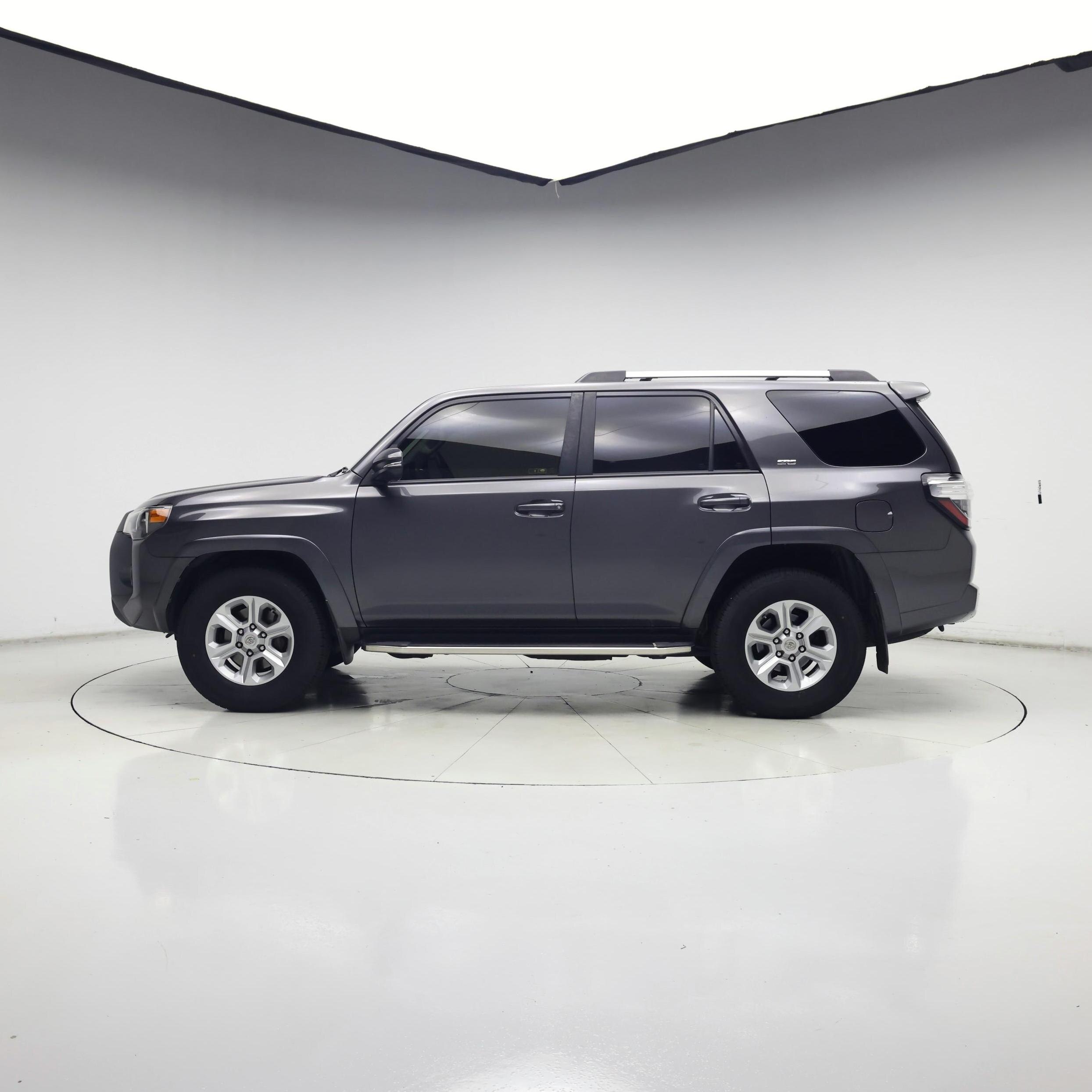 Thumbnail: 2019 Toyota 4Runner - 3