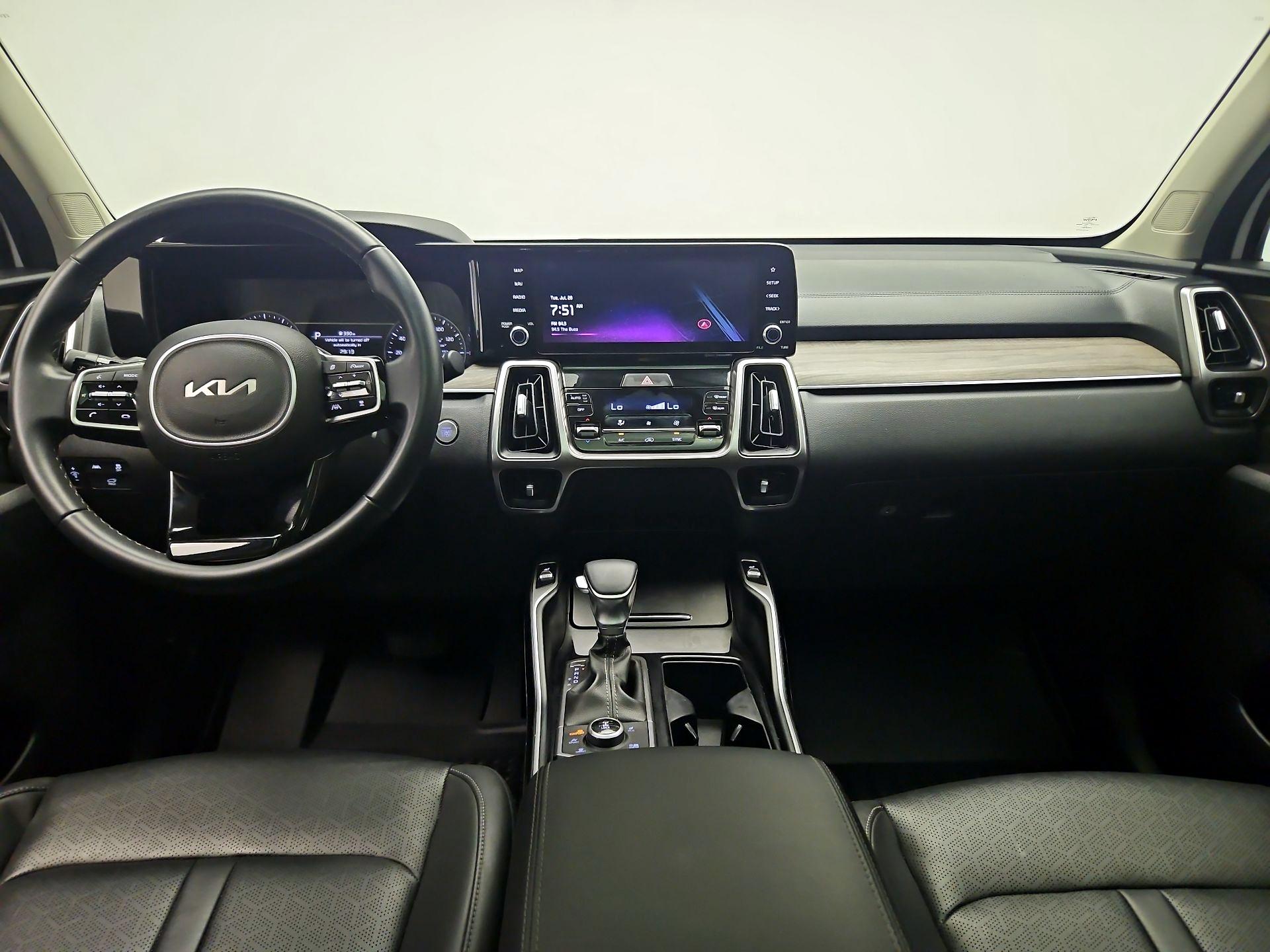 Thumbnail: 2023 Kia Sorento - 9