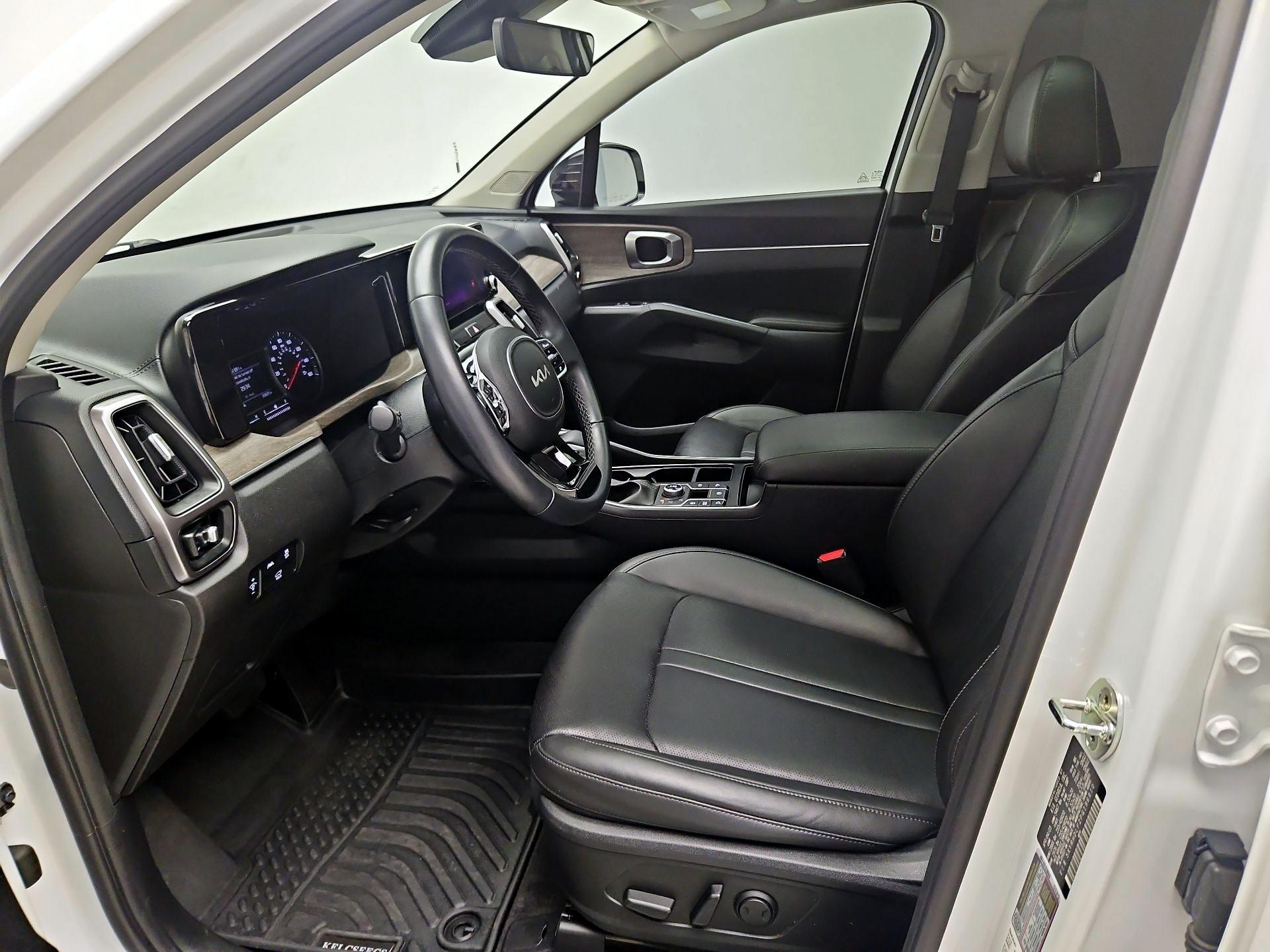 Thumbnail: 2023 Kia Sorento - 11