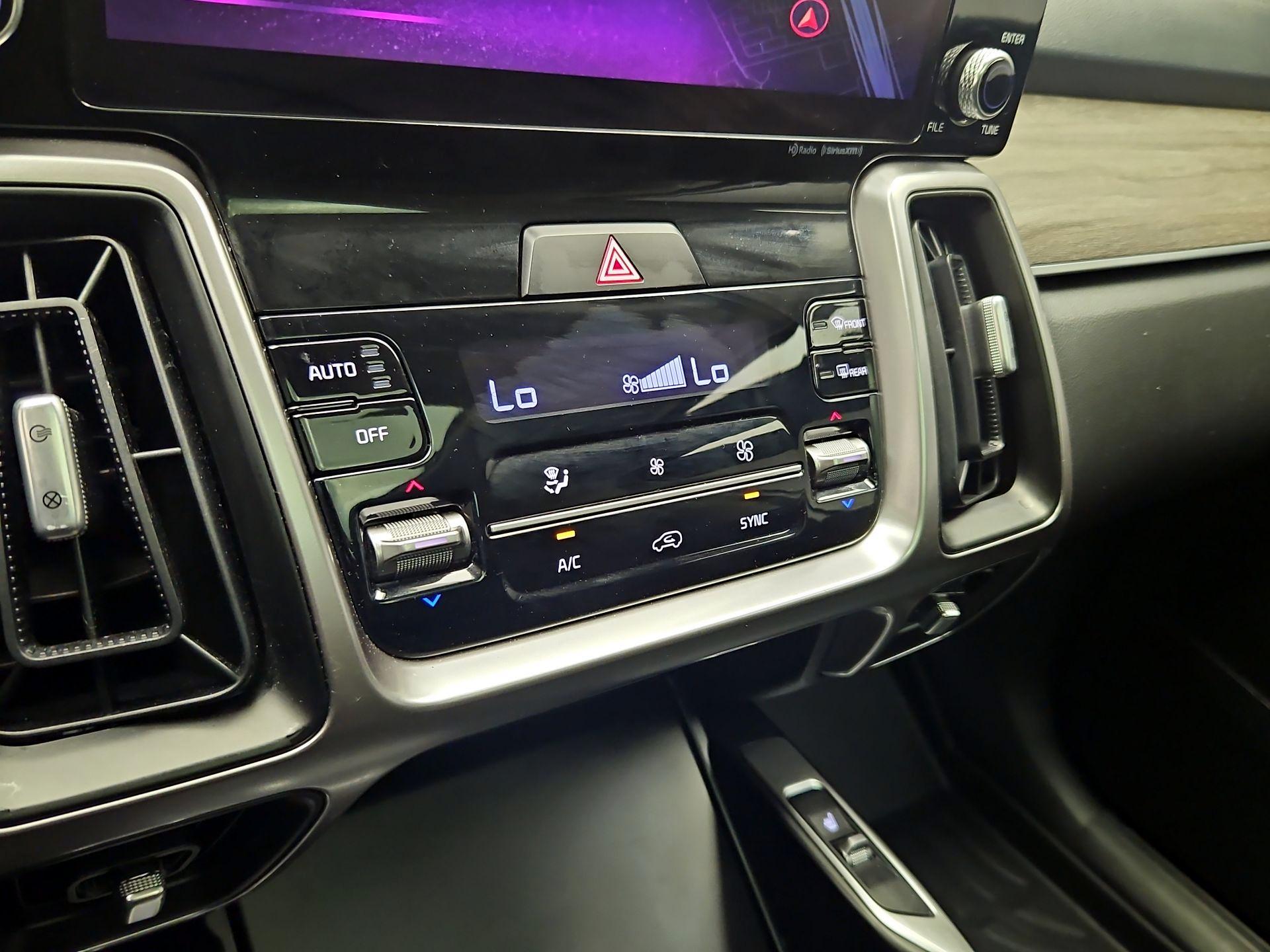 Thumbnail: 2023 Kia Sorento - 17