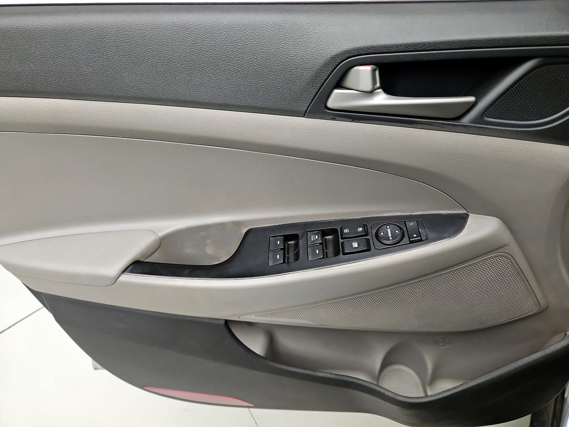Thumbnail: 2018 Hyundai Tucson - 12