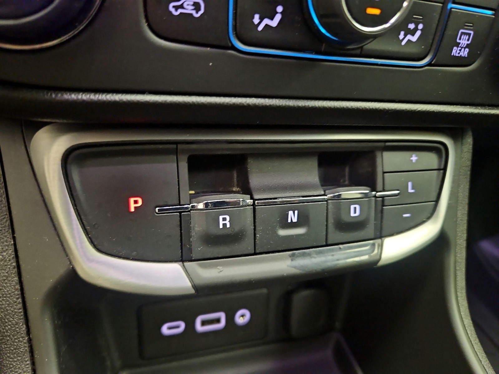 2022 GMC Terrain SLE - Photo 18