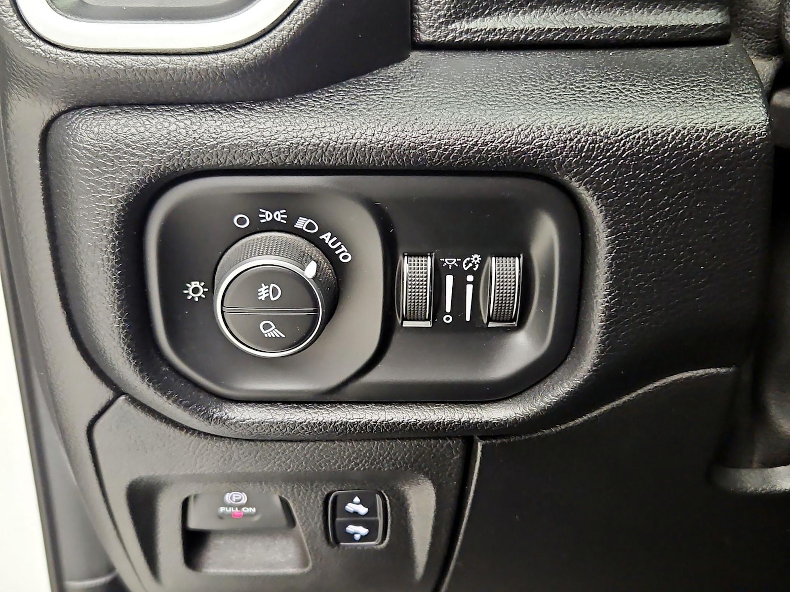 2020 RAM Ram 1500 Pickup Laramie - Photo 14