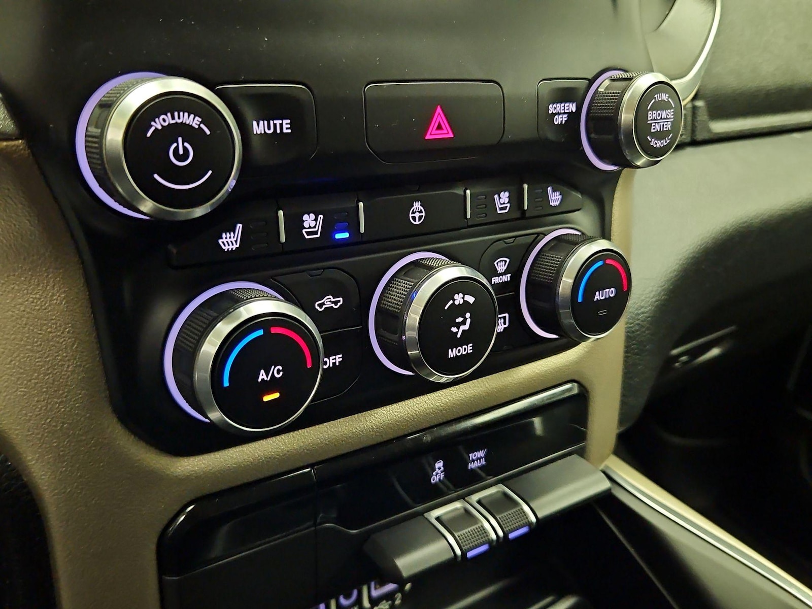 2020 RAM Ram 1500 Pickup Laramie - Photo 17