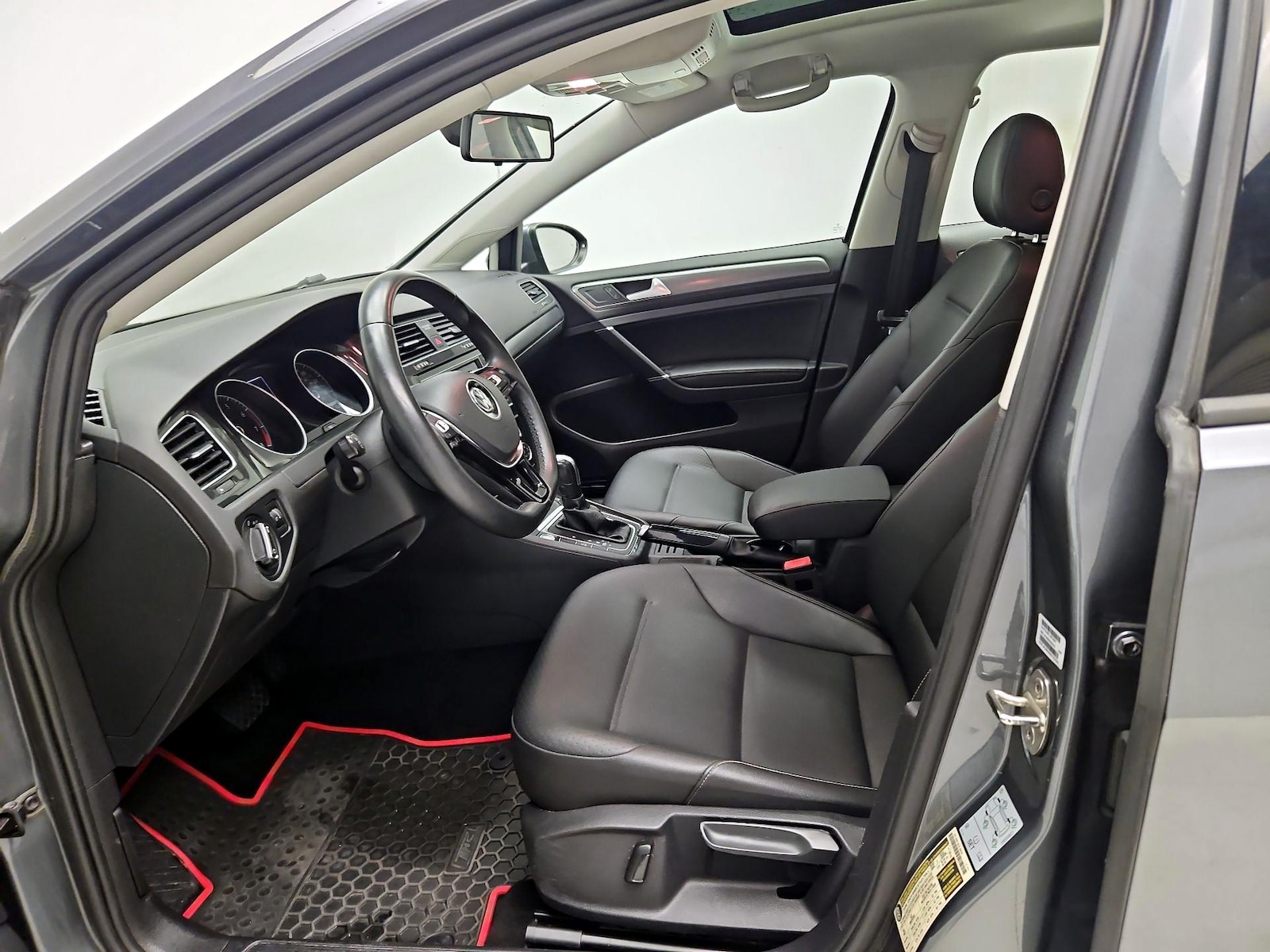 2021 Volkswagen Golf TSI - Photo 12