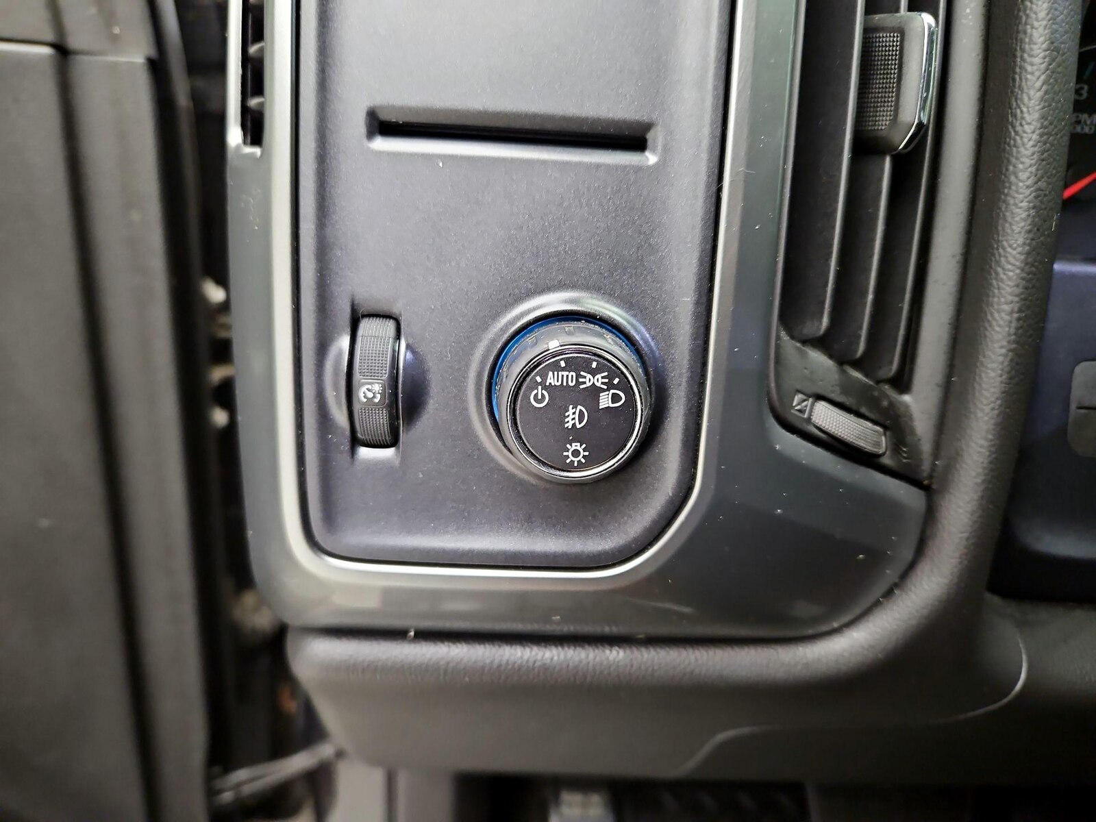 2015 Chevrolet Silverado 1500 LT - Photo 14