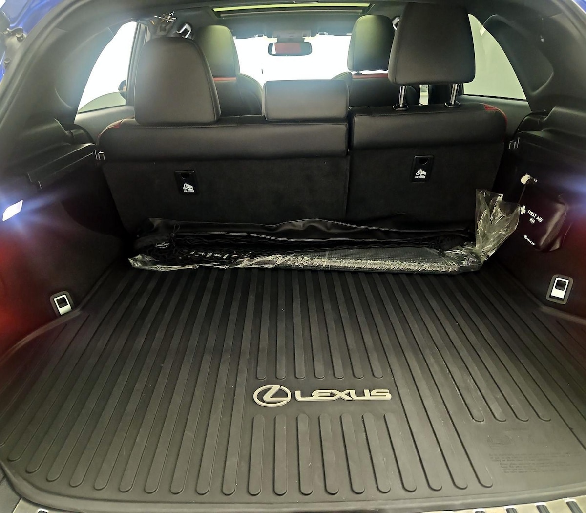 Trunk/Cargo (Seats Up)