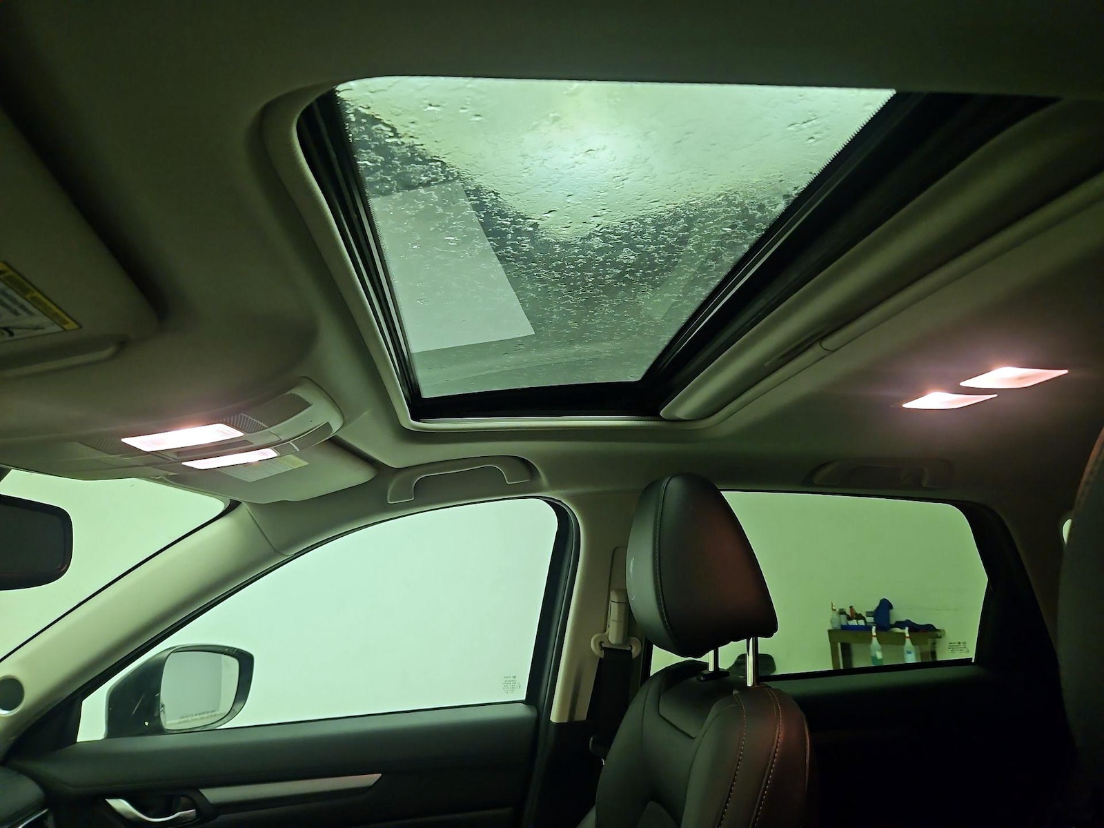 Sunroof(s) & Overhead Airbags