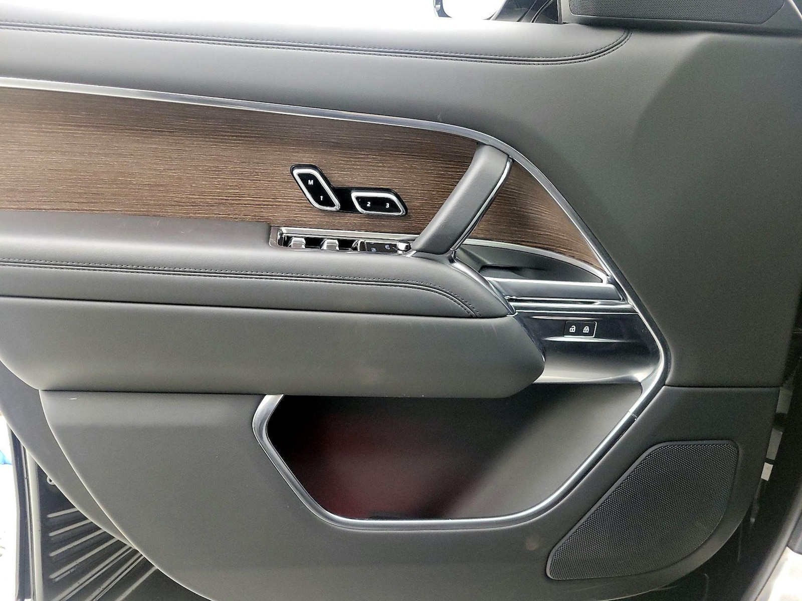 2023 Land Rover Range Rover SE - Photo 13