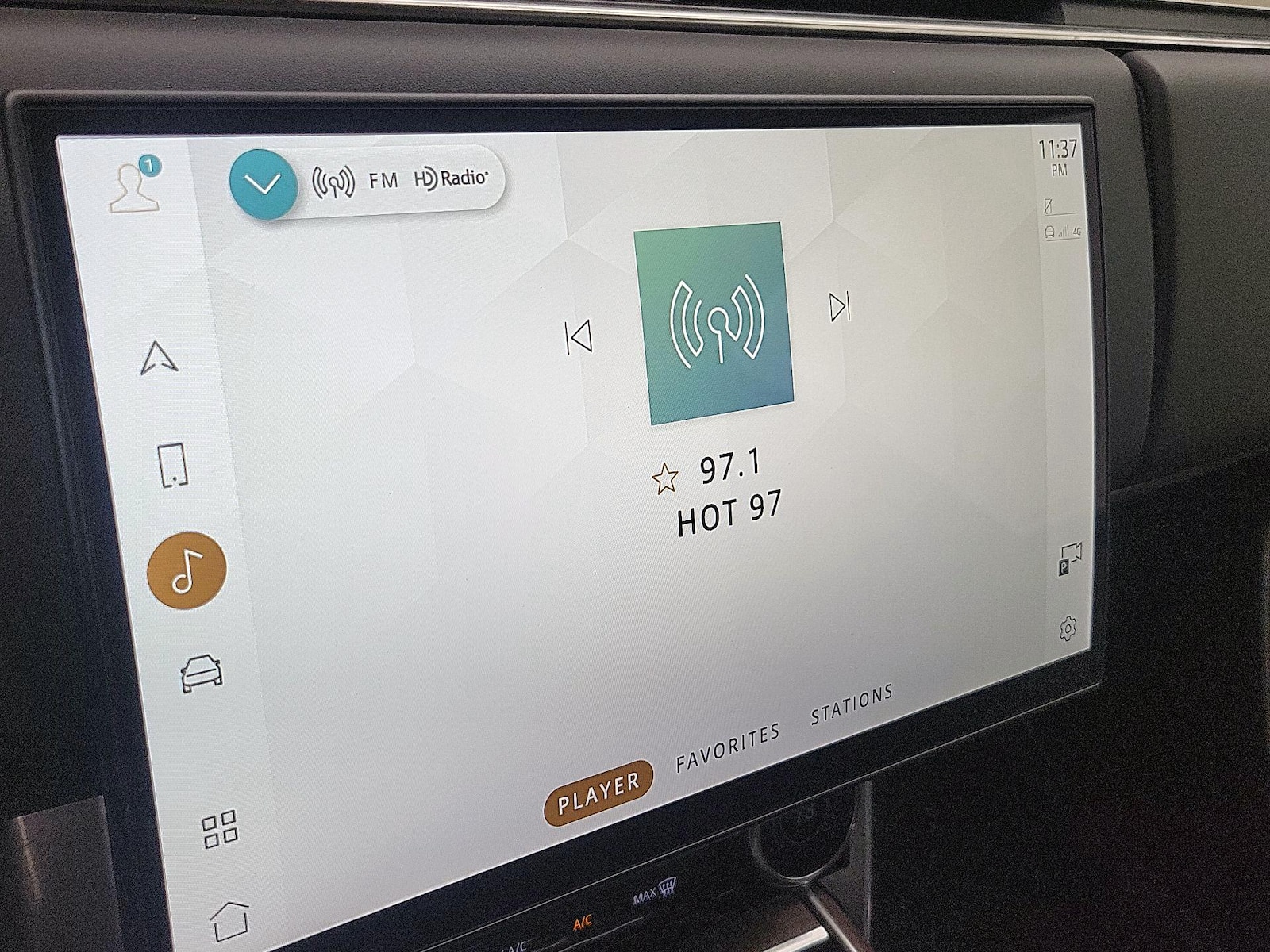 2023 Land Rover Range Rover SE - Photo 17
