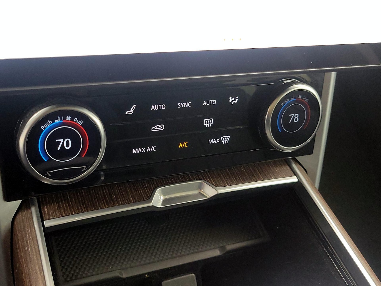 2023 Land Rover Range Rover SE - Photo 18