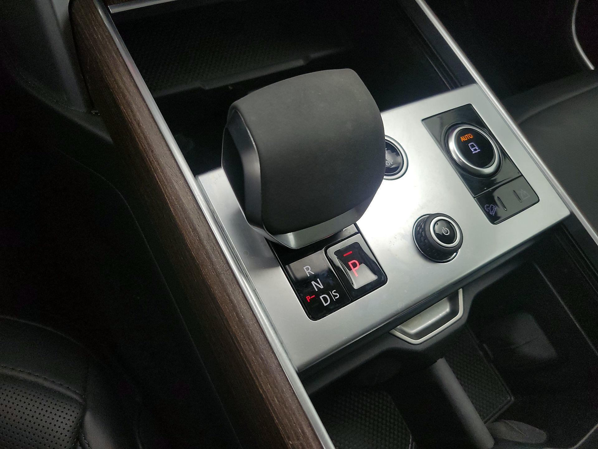Thumbnail: 2023 Land Rover Range Rover - 18
