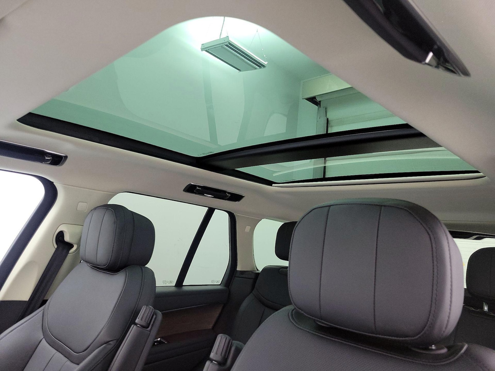 2023 Land Rover Range Rover SE - Photo 21