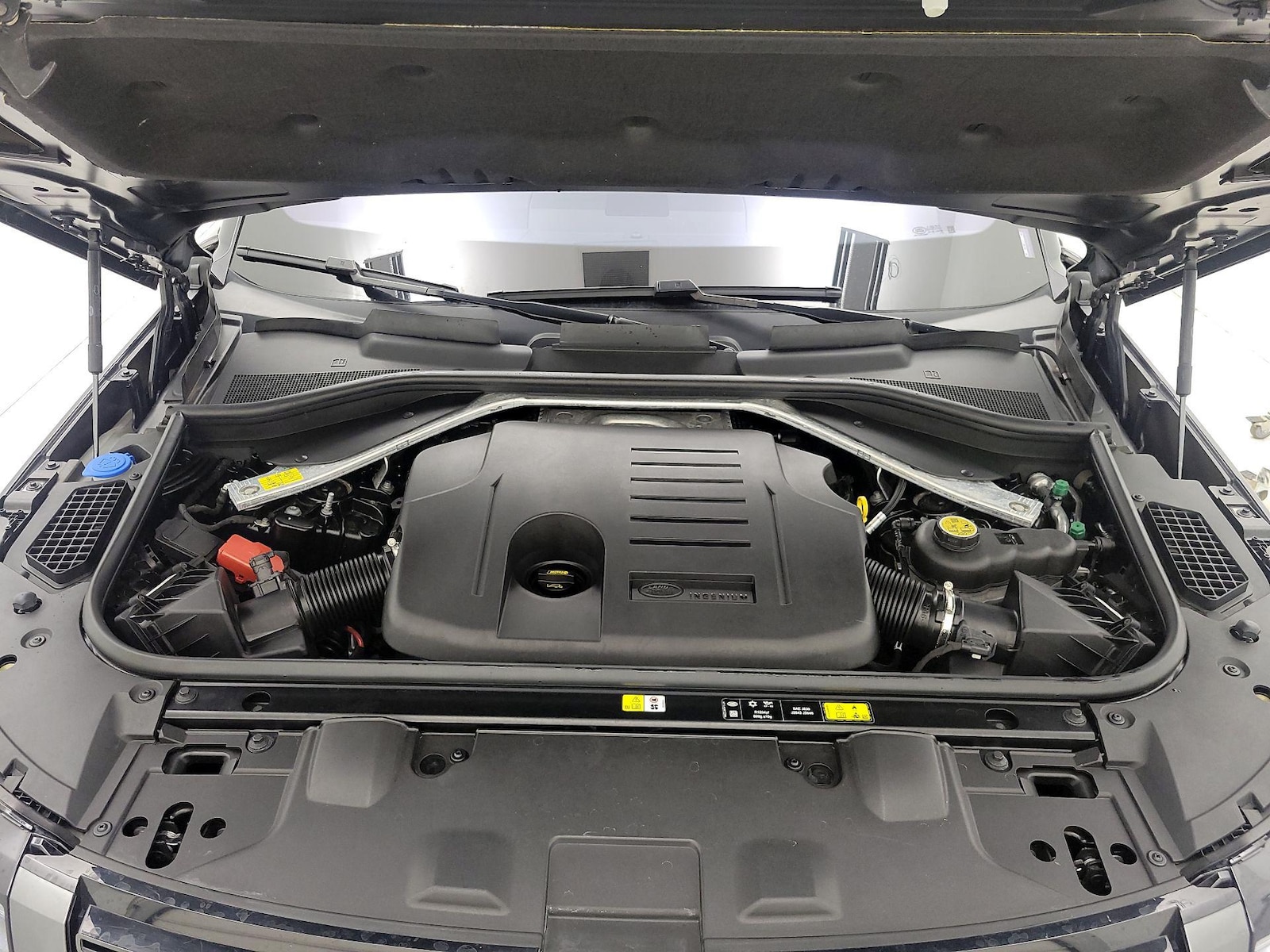 2023 Land Rover Range Rover SE - Photo 24