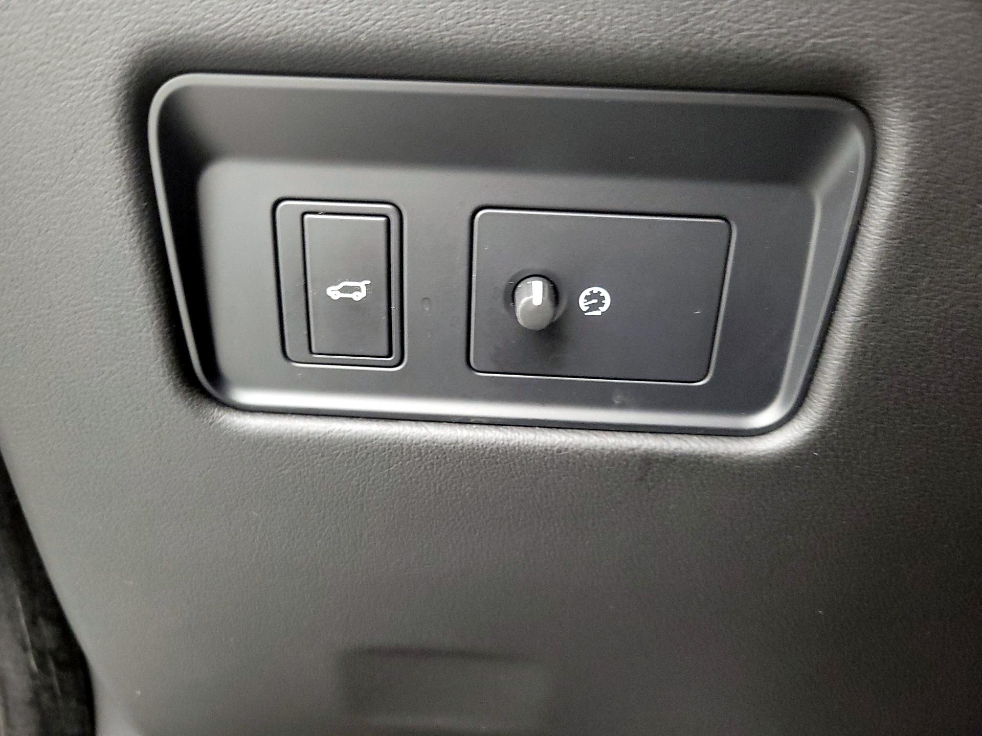 Thumbnail: 2021 Jaguar F-Pace - 13