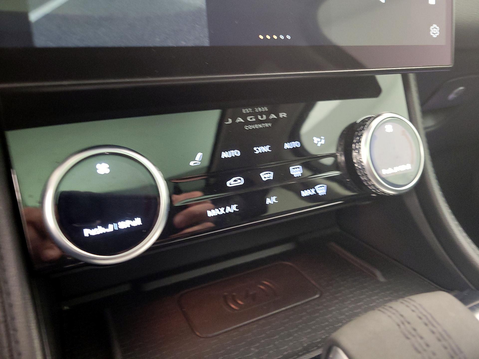 Thumbnail: 2021 Jaguar F-Pace - 17