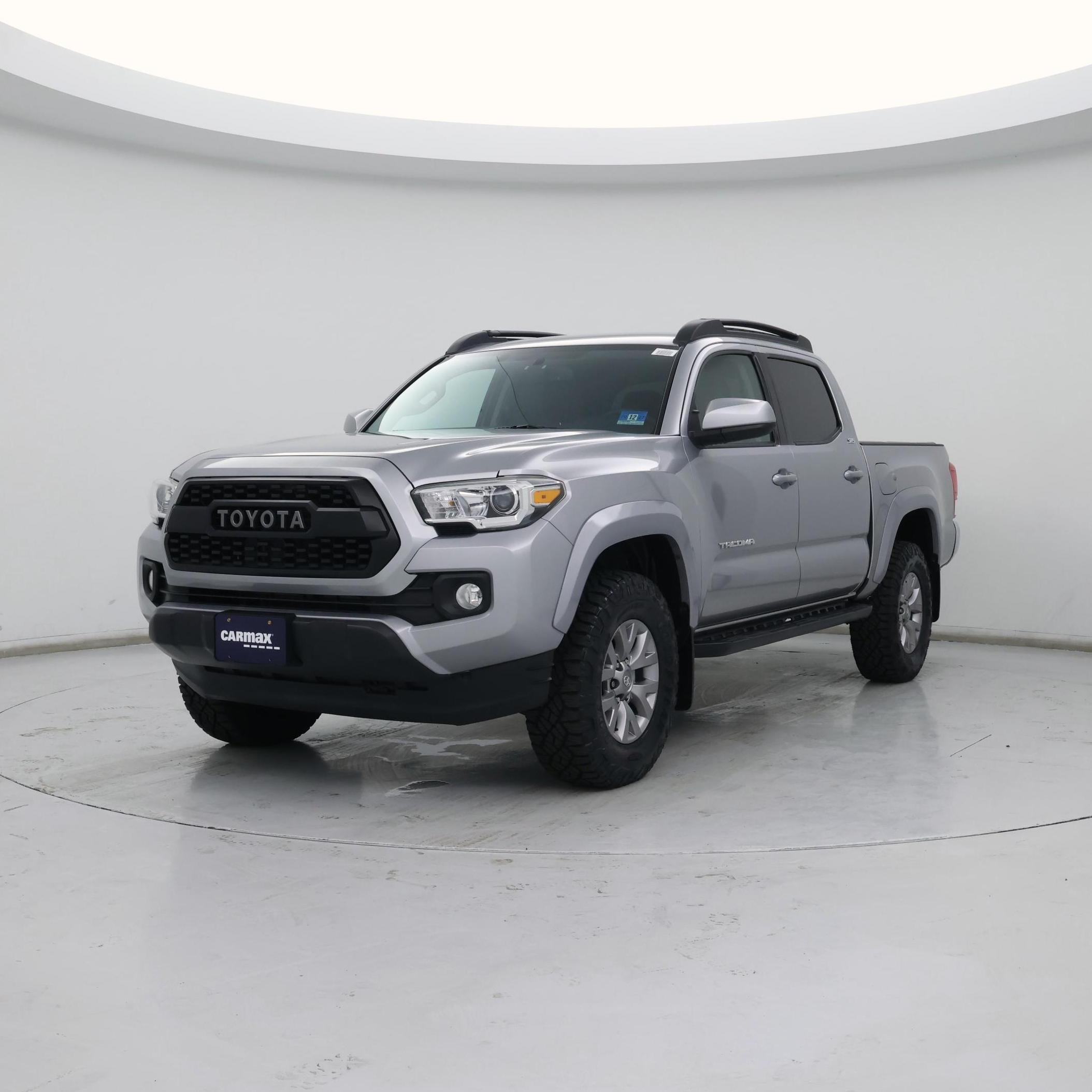 Thumbnail: 2017 Toyota Tacoma - 4