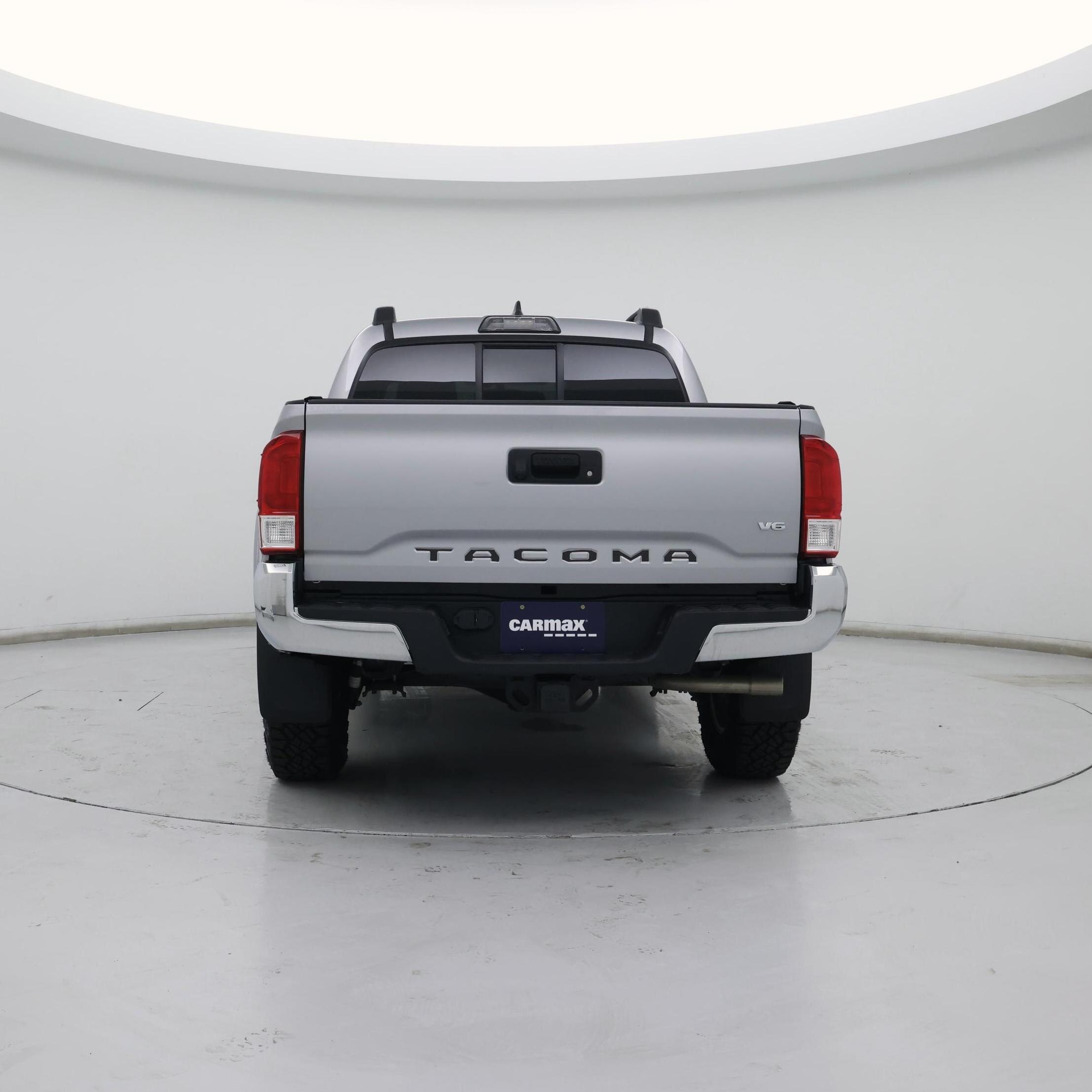 Thumbnail: 2017 Toyota Tacoma - 6