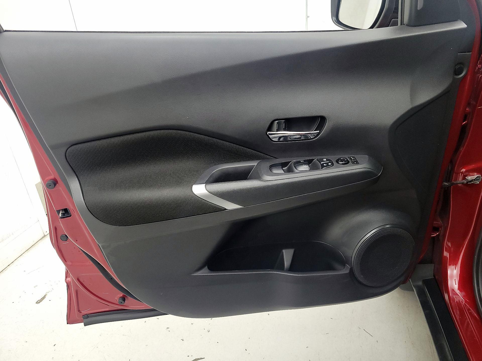 Thumbnail: 2023 Nissan Kicks - 12