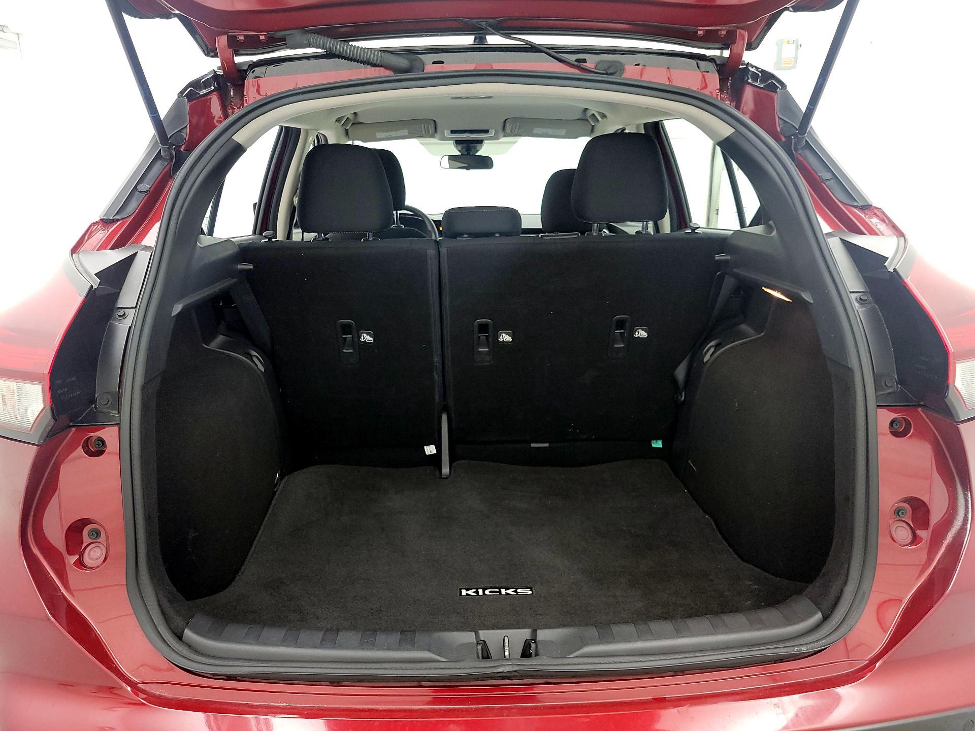 Thumbnail: 2023 Nissan Kicks - 18