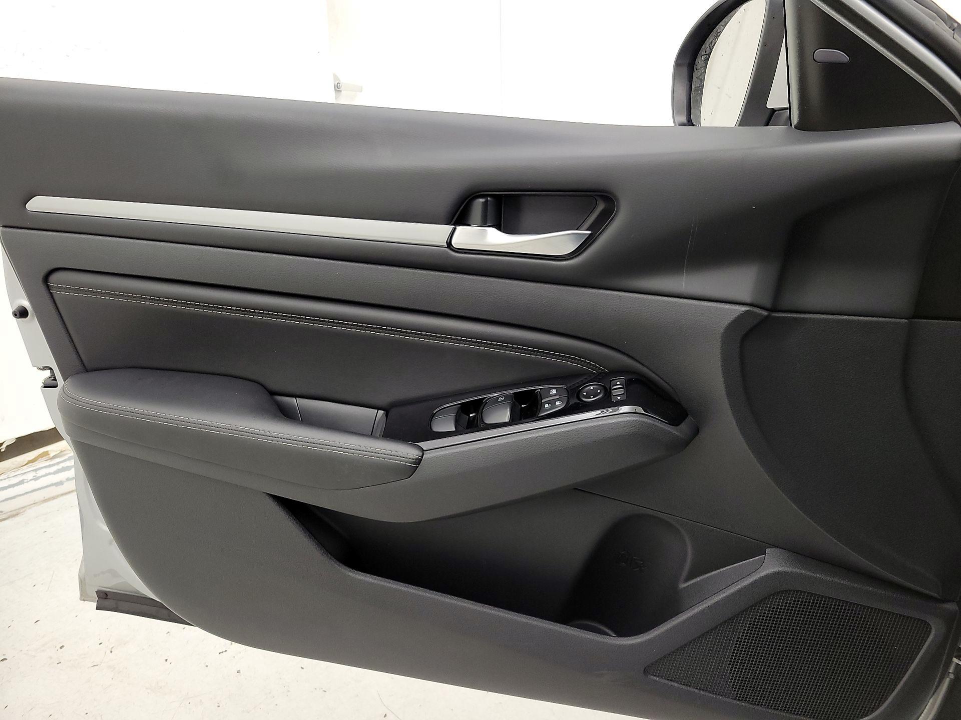 Thumbnail: 2022 Nissan Altima - 12