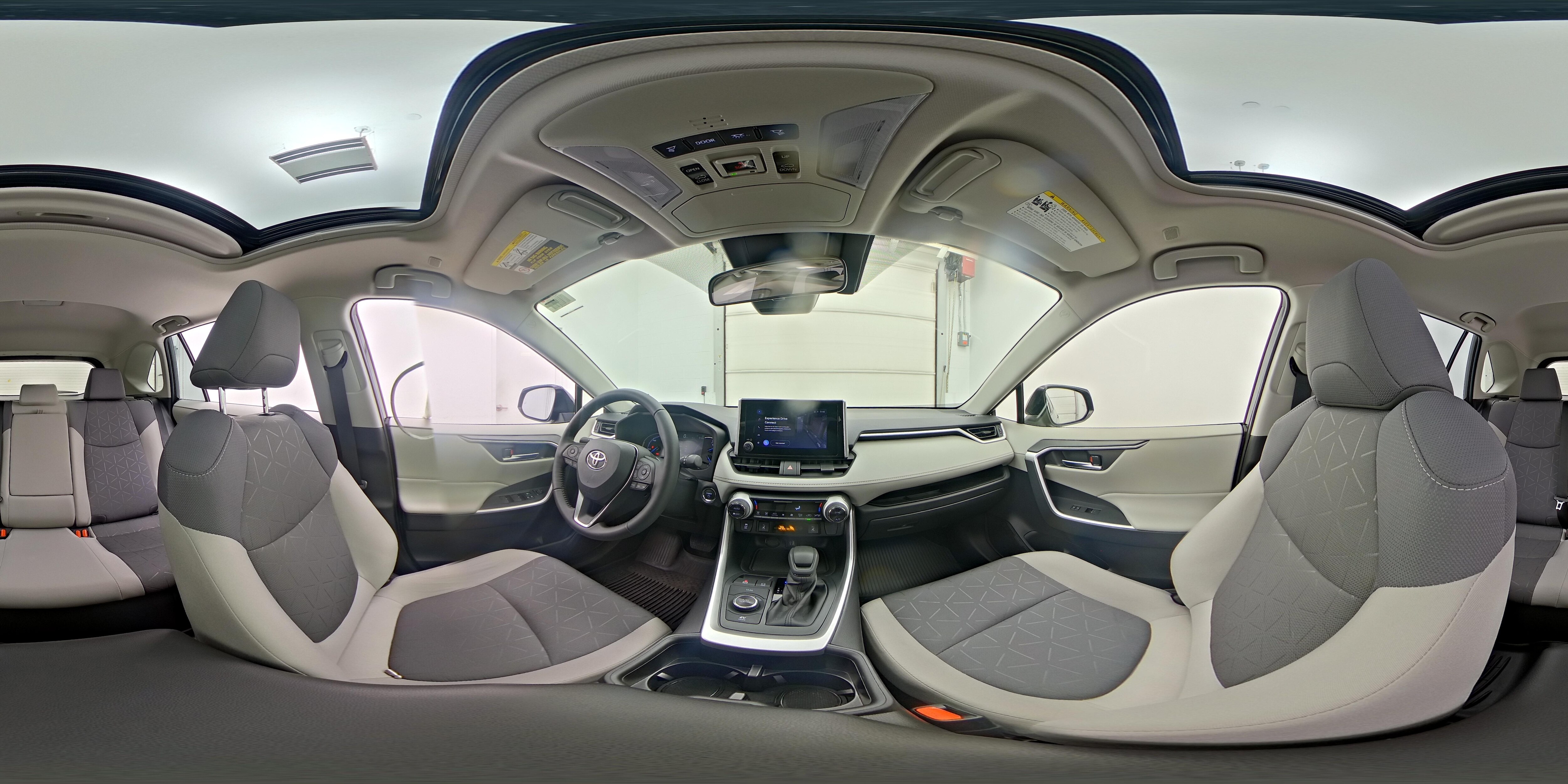 2025 Toyota RAV4 XLE - Photo 25