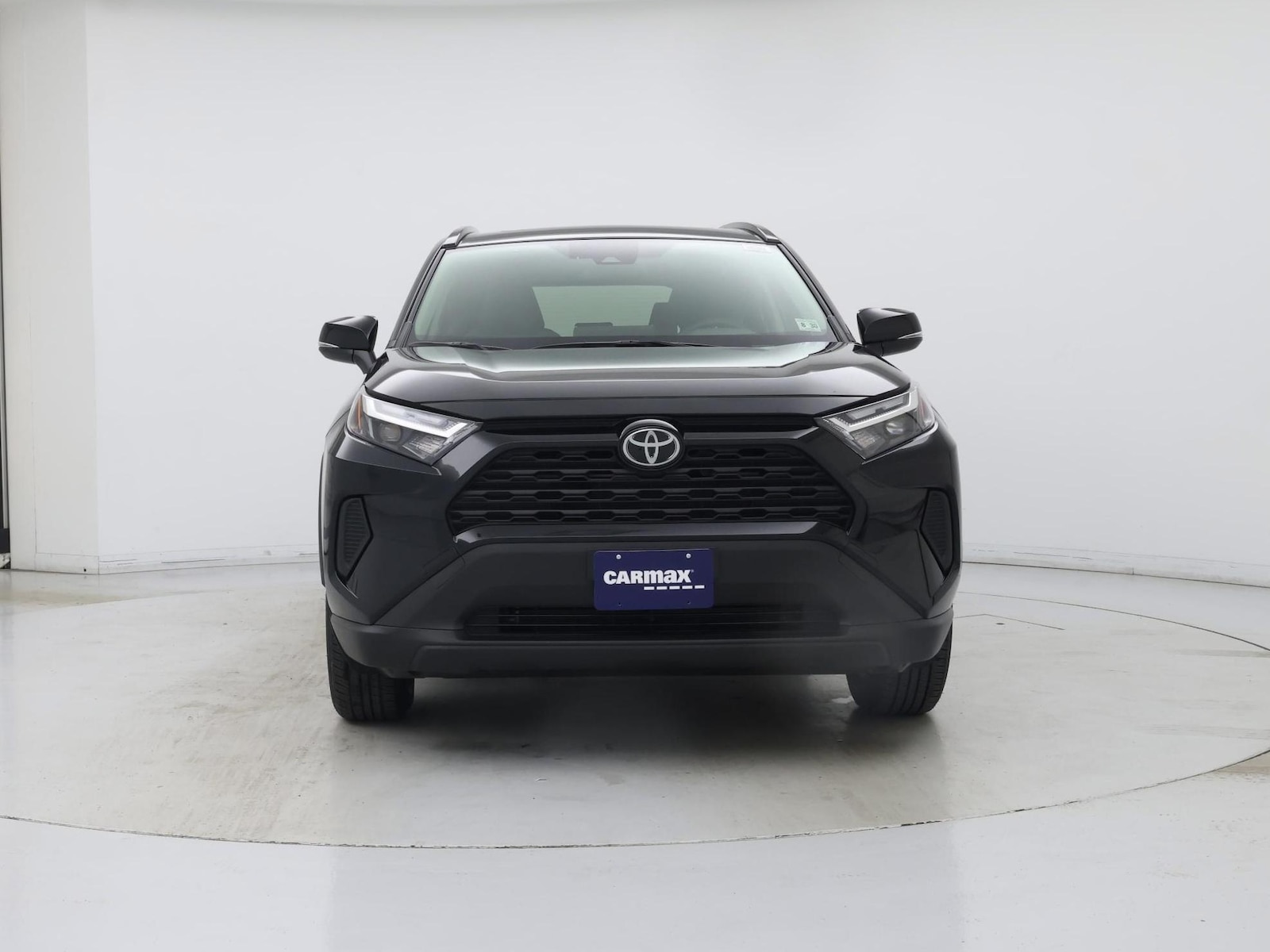 2025 Toyota RAV4 XLE - Photo 6