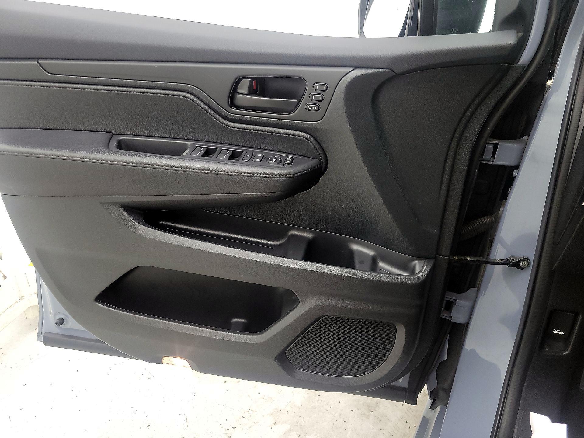 Thumbnail: 2023 Honda Odyssey - 12