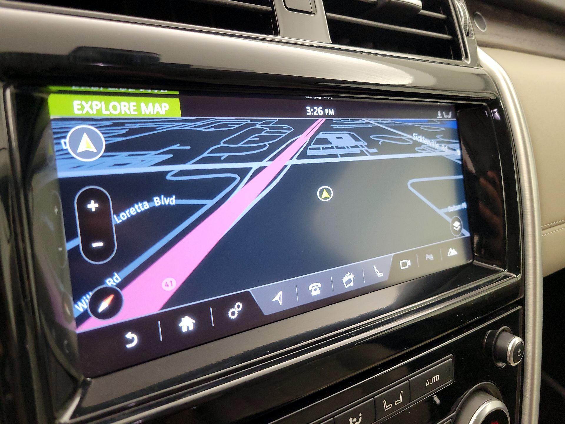 Thumbnail: 2018 Land Rover Discovery - 14