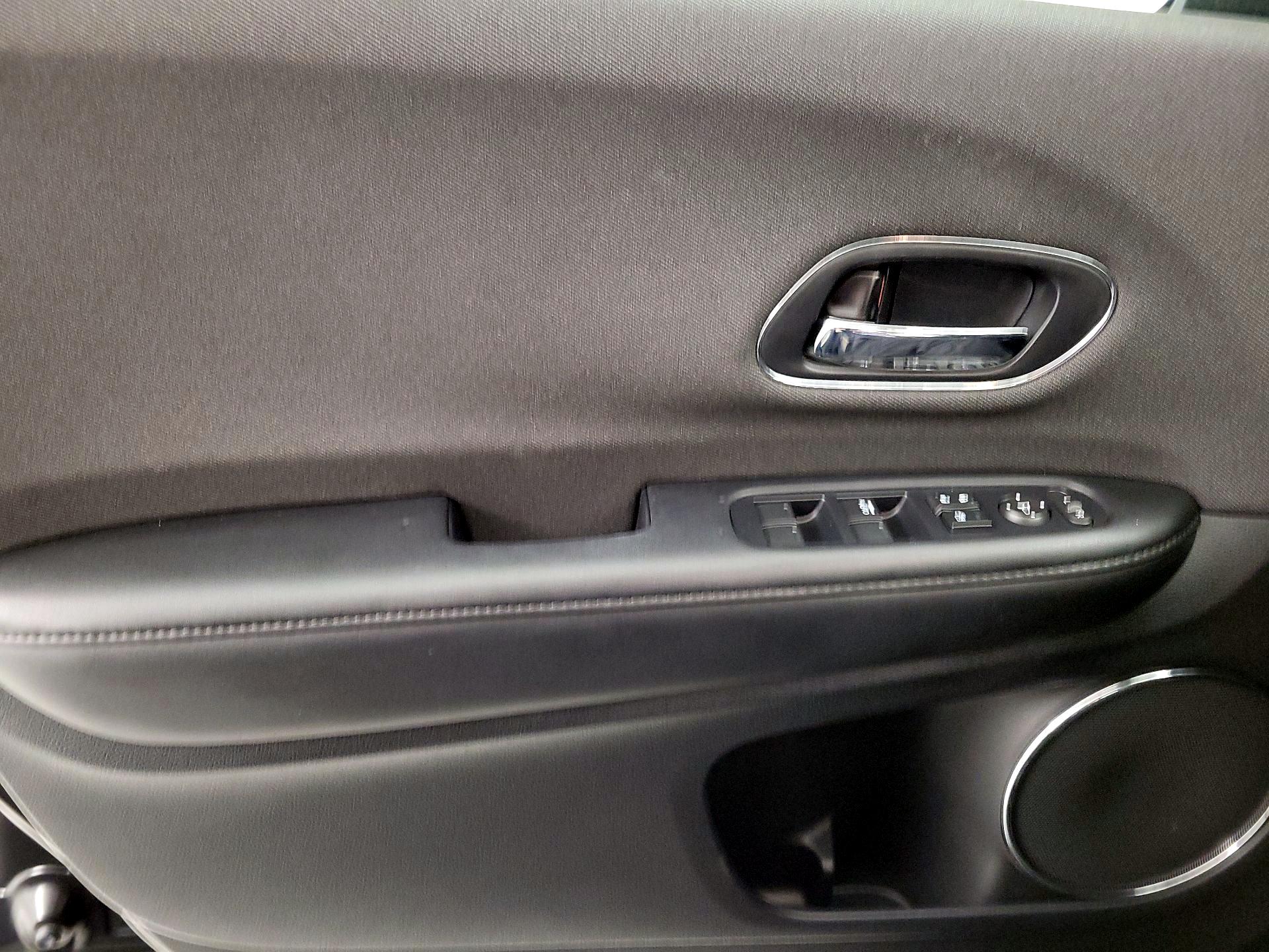 Thumbnail: 2019 Honda HR-V - 12