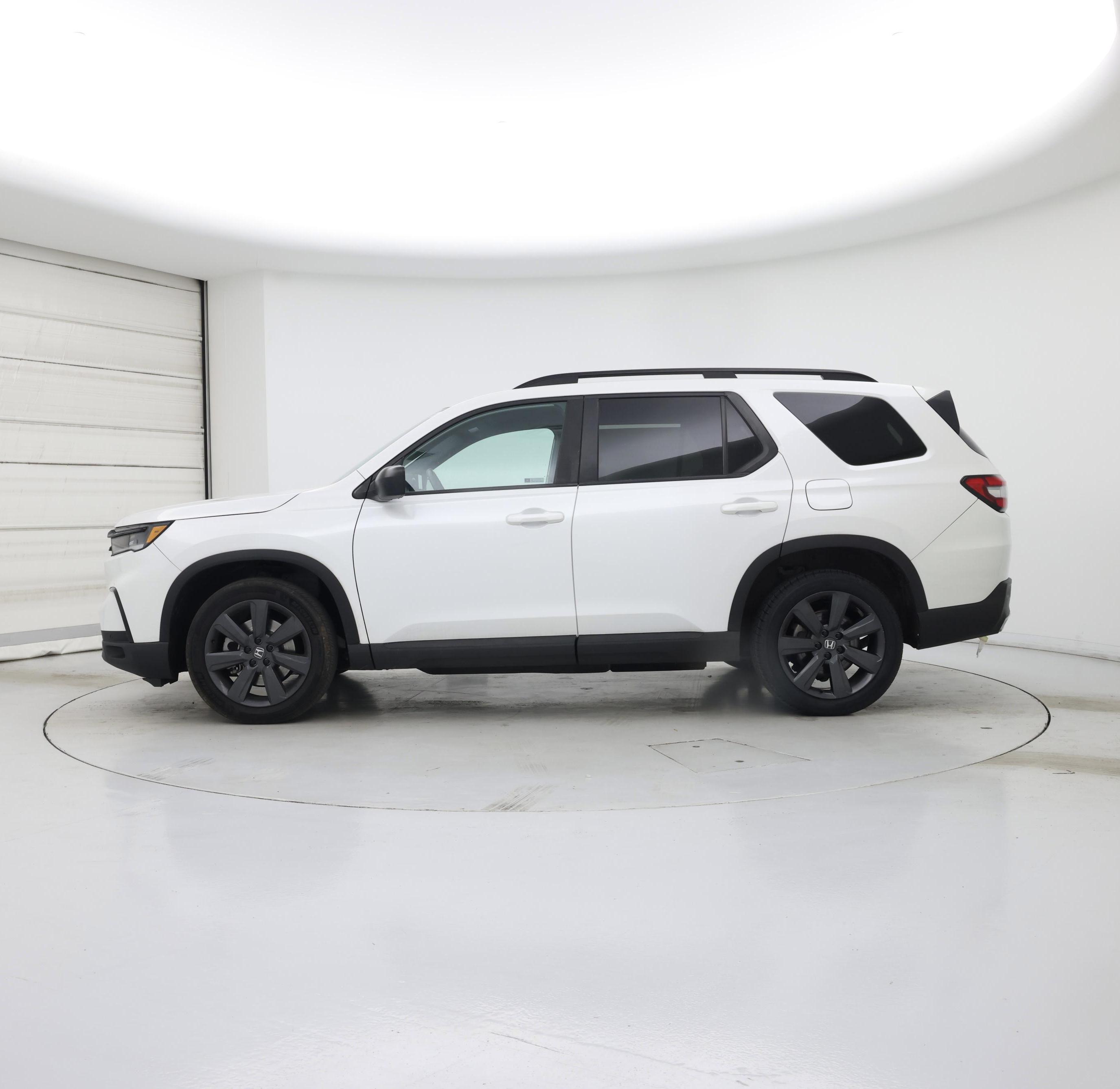 Thumbnail: 2023 Honda Pilot - 3