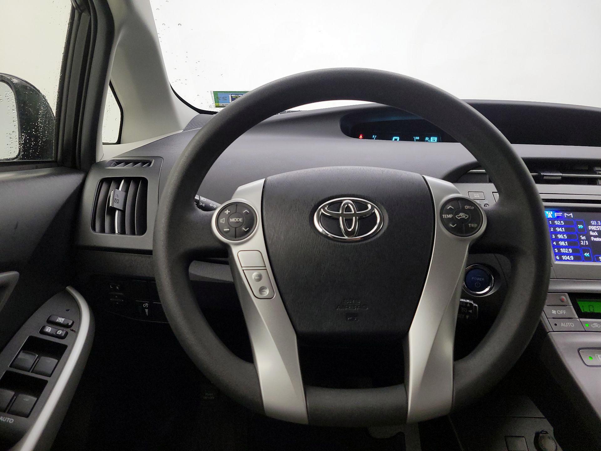 Thumbnail: 2015 Toyota Prius - 10