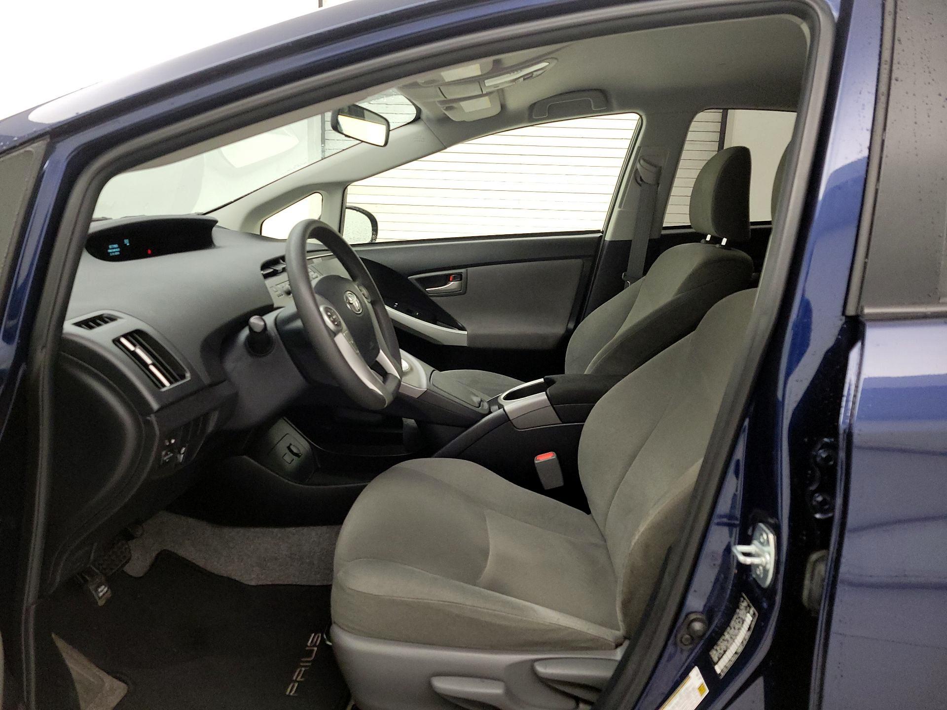Thumbnail: 2015 Toyota Prius - 11