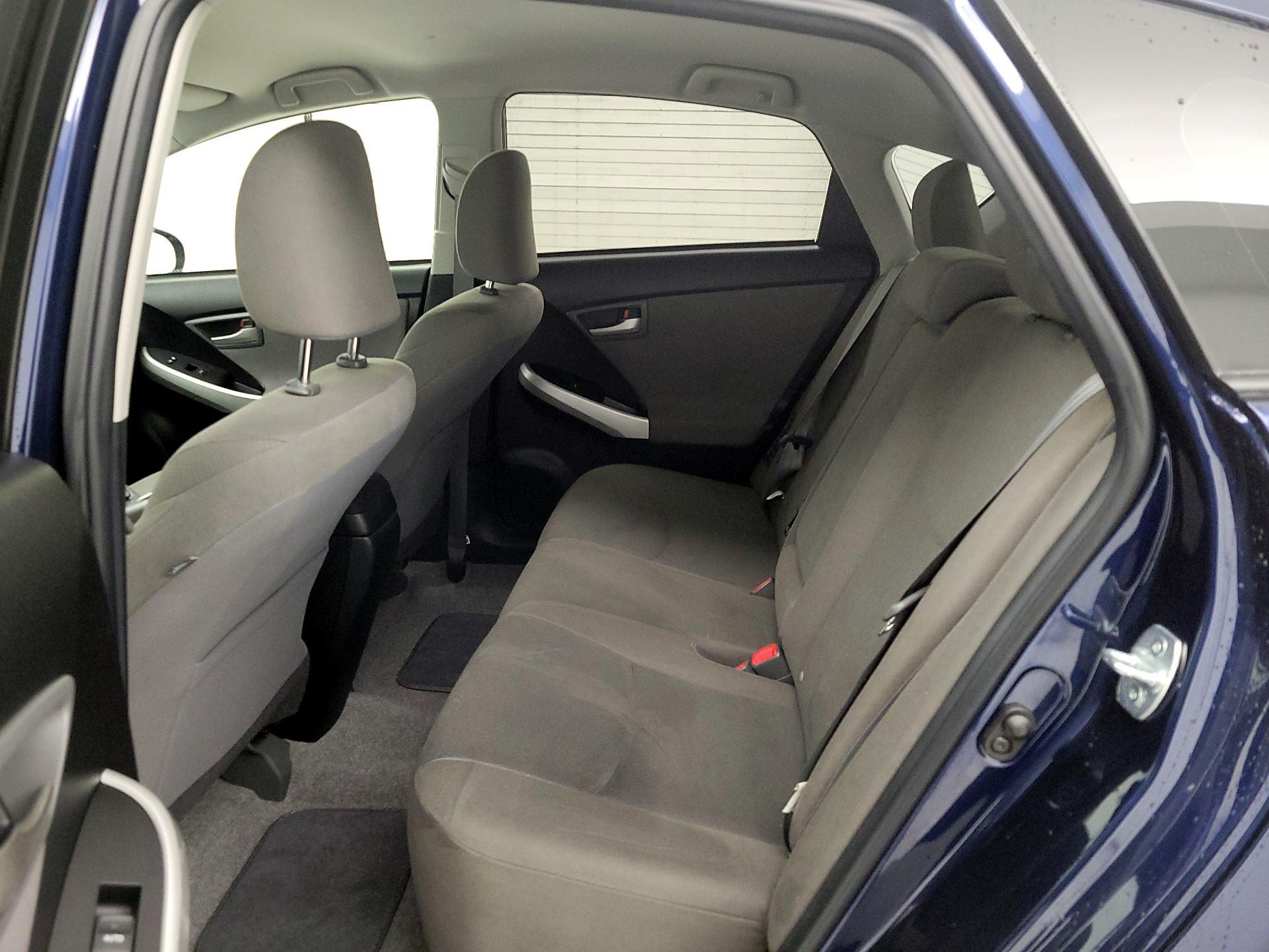 Thumbnail: 2015 Toyota Prius - 18