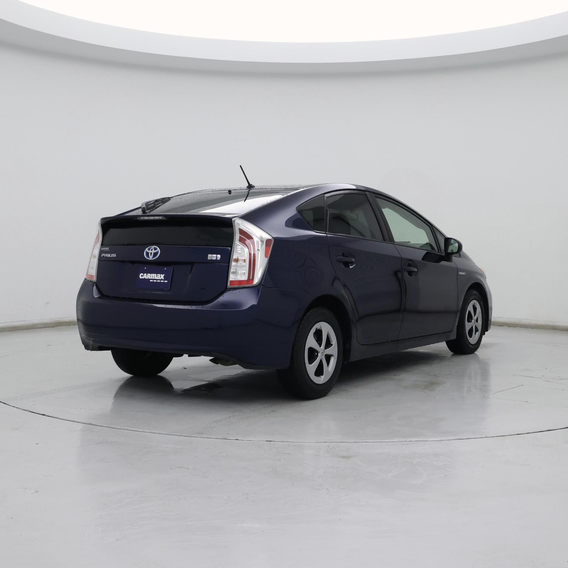 Thumbnail: 2015 Toyota Prius - 8