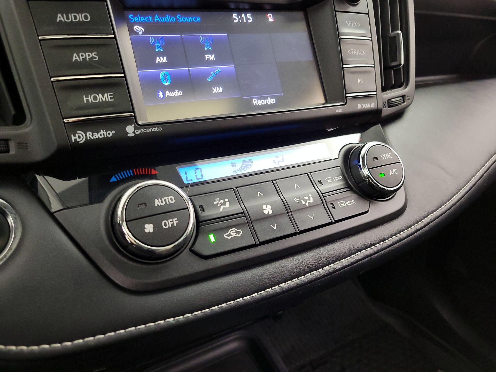 Thumbnail: 2018 Toyota RAV4 - 17