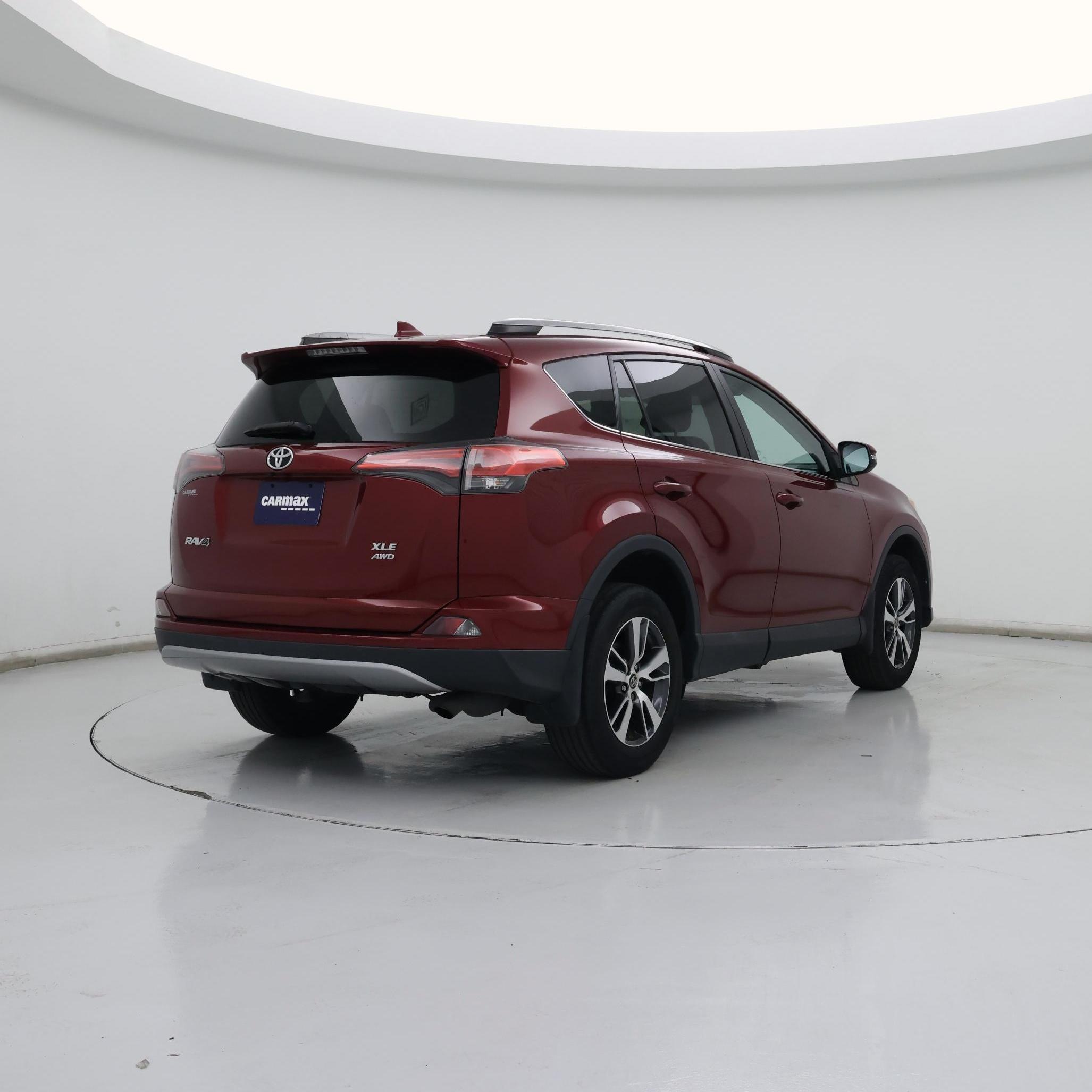 Thumbnail: 2018 Toyota RAV4 - 8