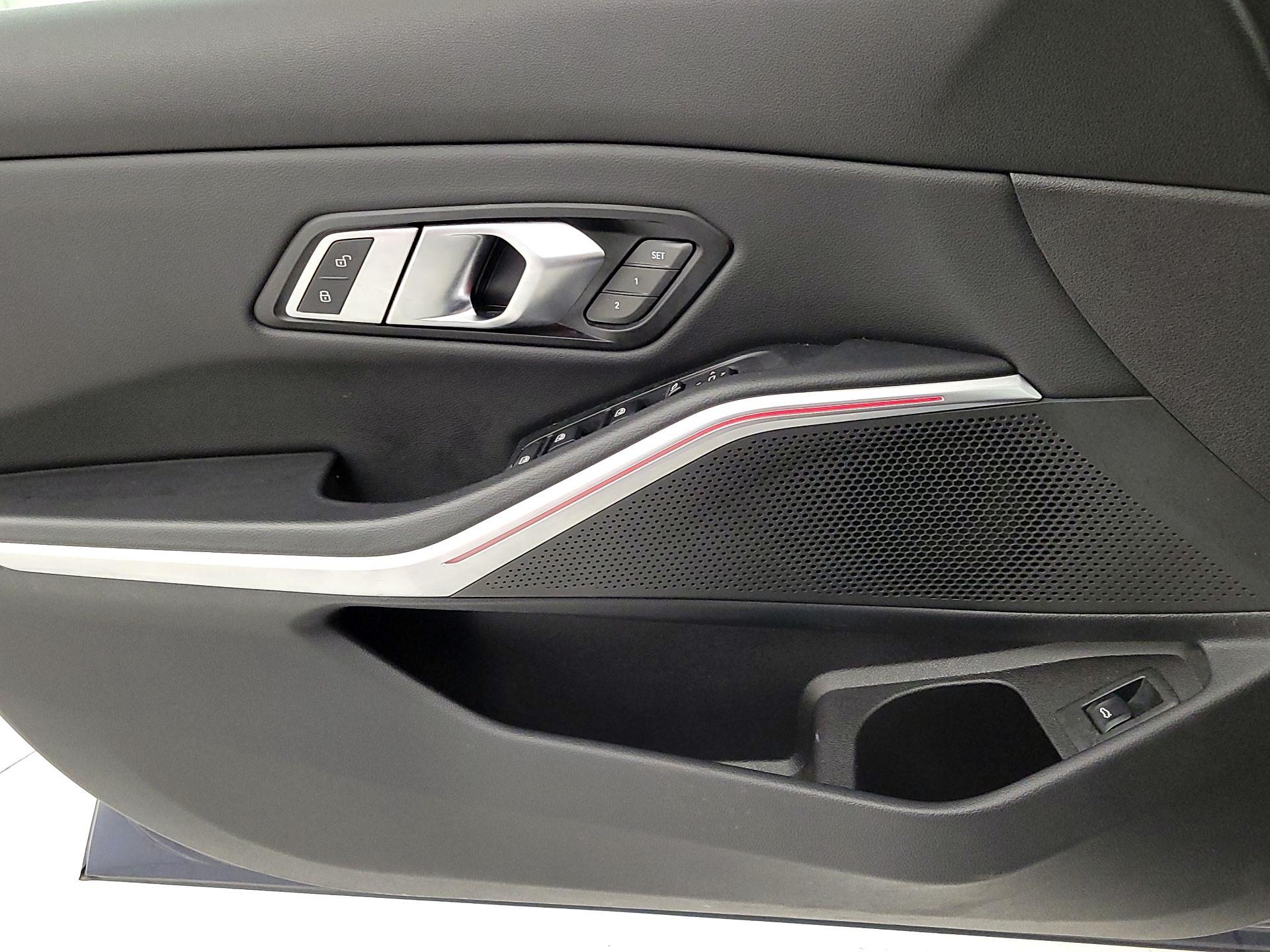 Thumbnail: 2022 BMW 3 Series - 12