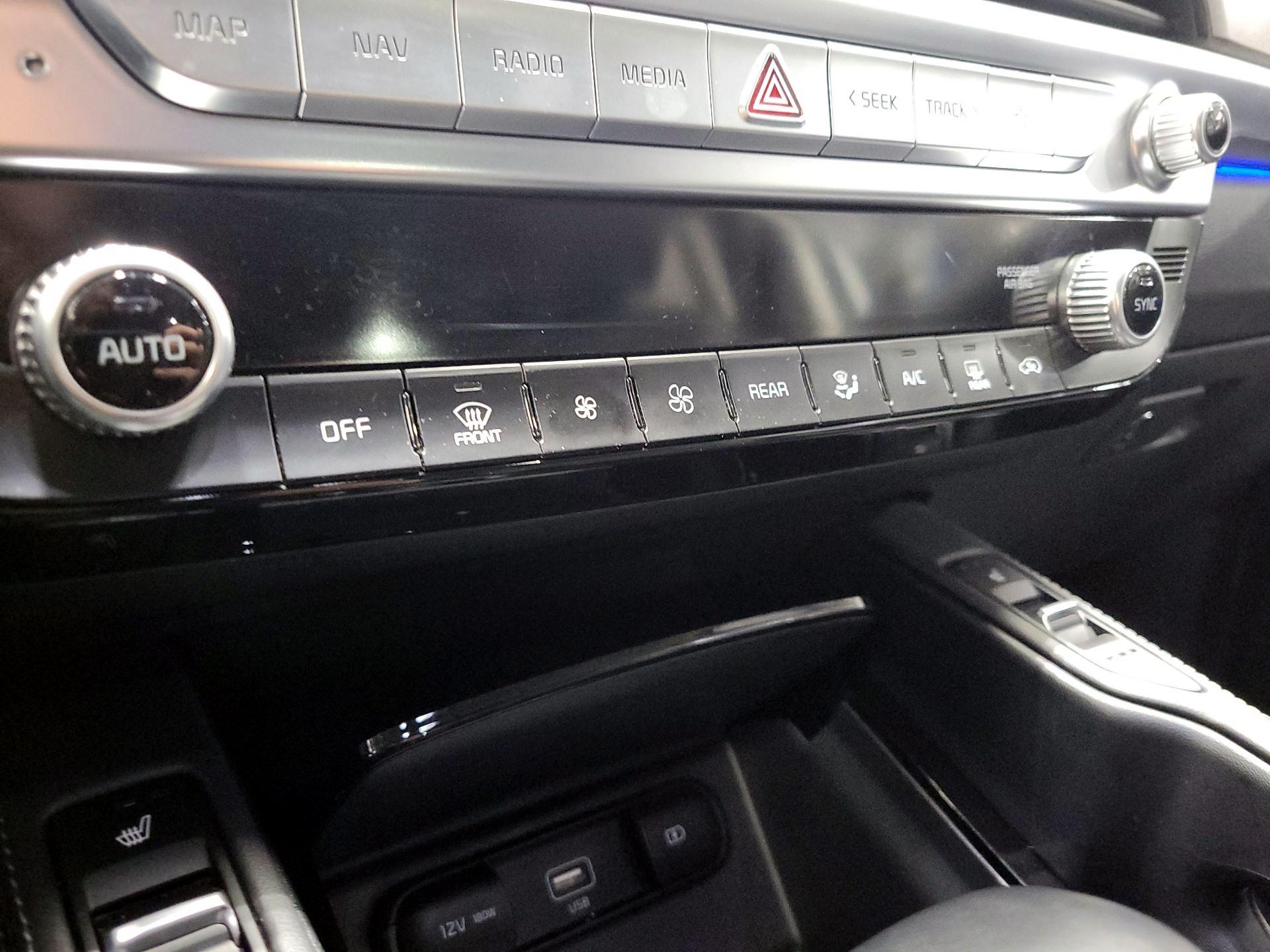 Thumbnail: 2021 Kia Telluride - 17