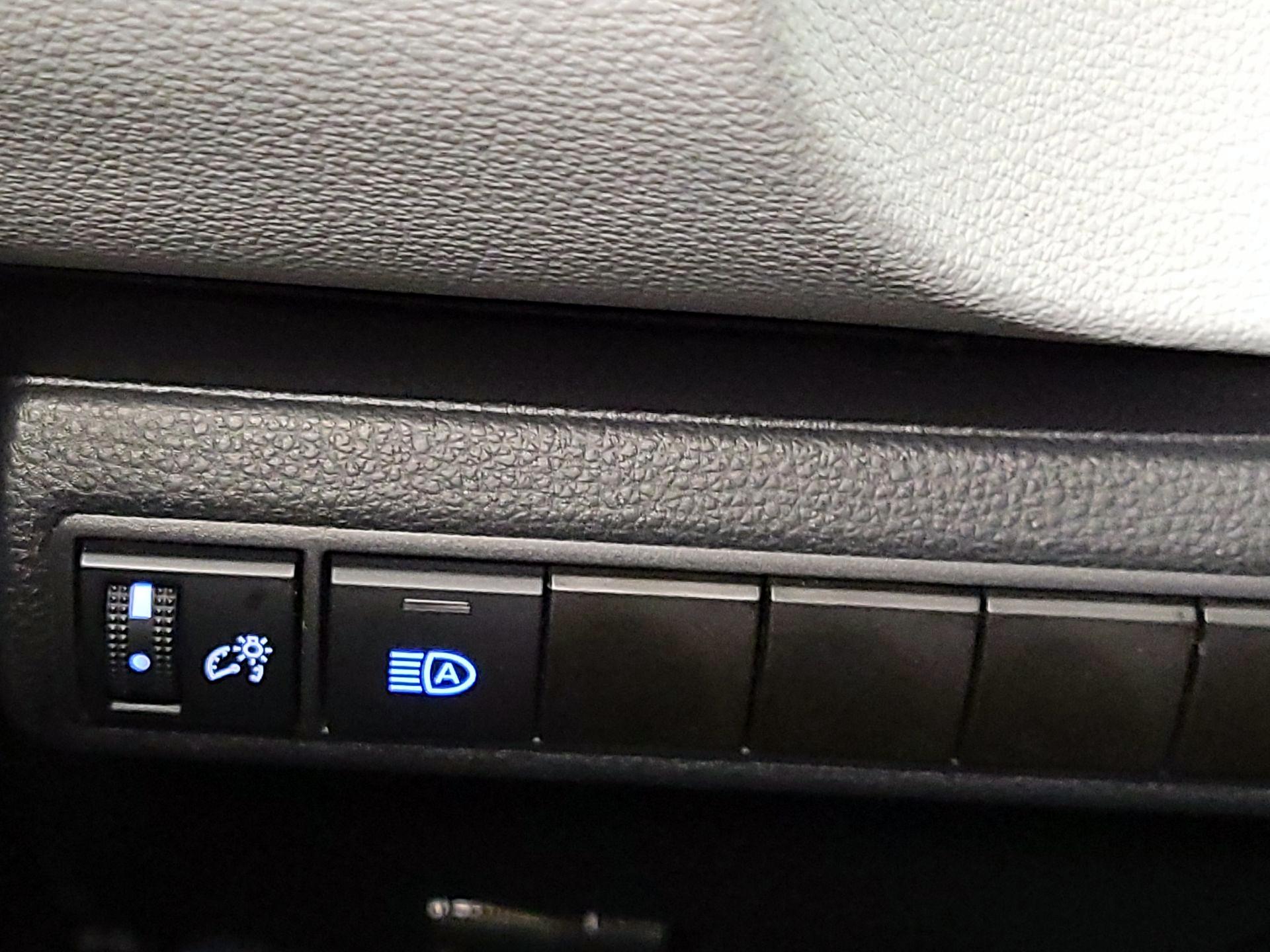 Thumbnail: 2021 Toyota Corolla - 13