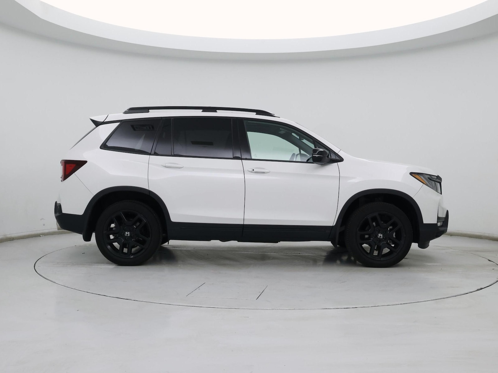 2024 Honda Passport Black Edition - Photo 8