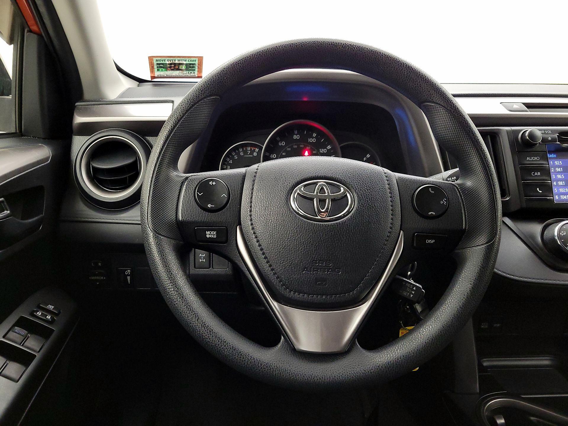 Thumbnail: 2016 Toyota RAV4 - 10