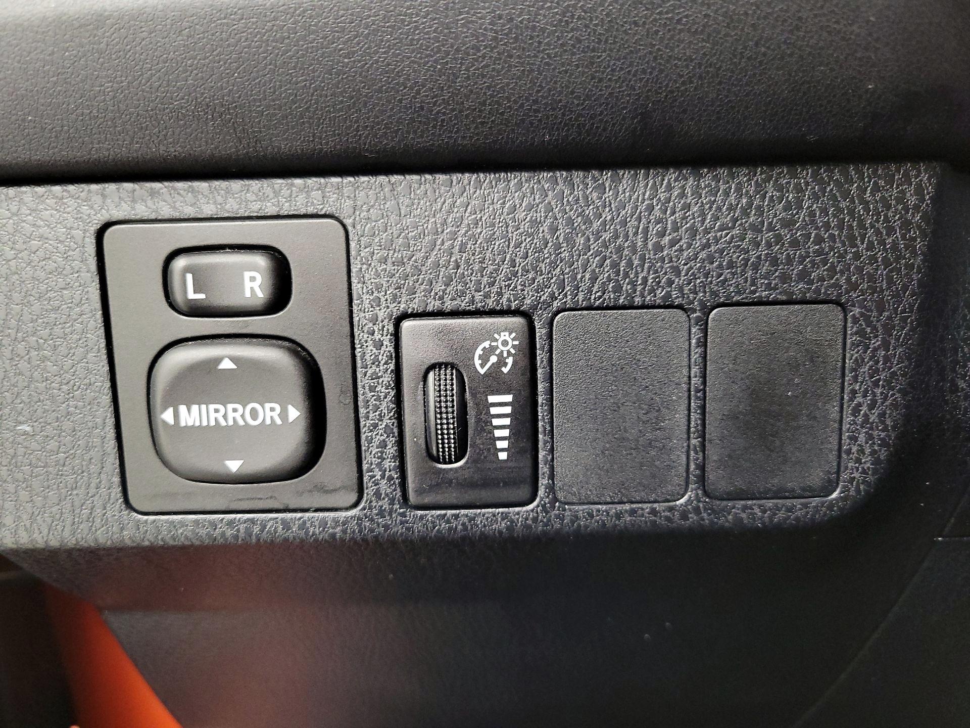 Thumbnail: 2016 Toyota RAV4 - 13
