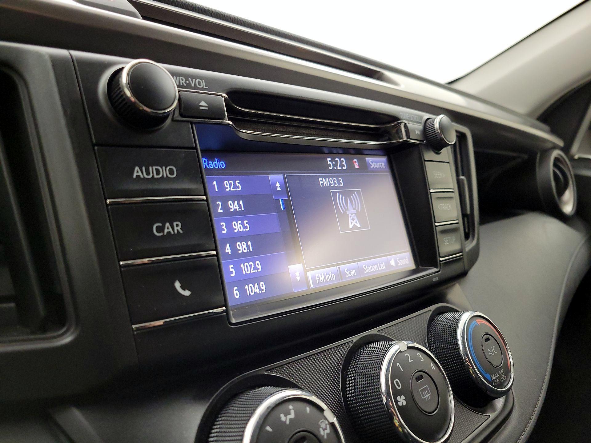 Thumbnail: 2016 Toyota RAV4 - 15