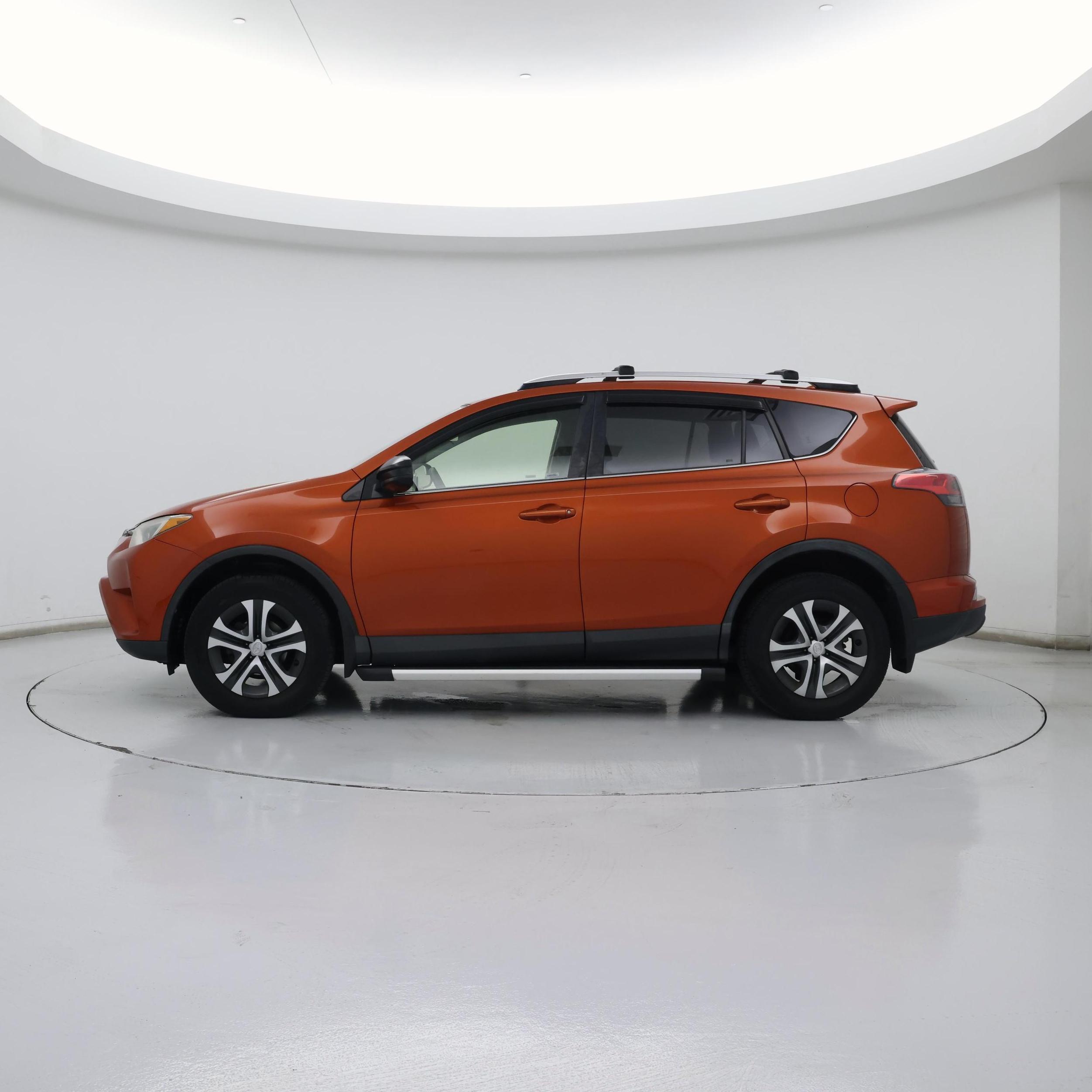 Thumbnail: 2016 Toyota RAV4 - 3