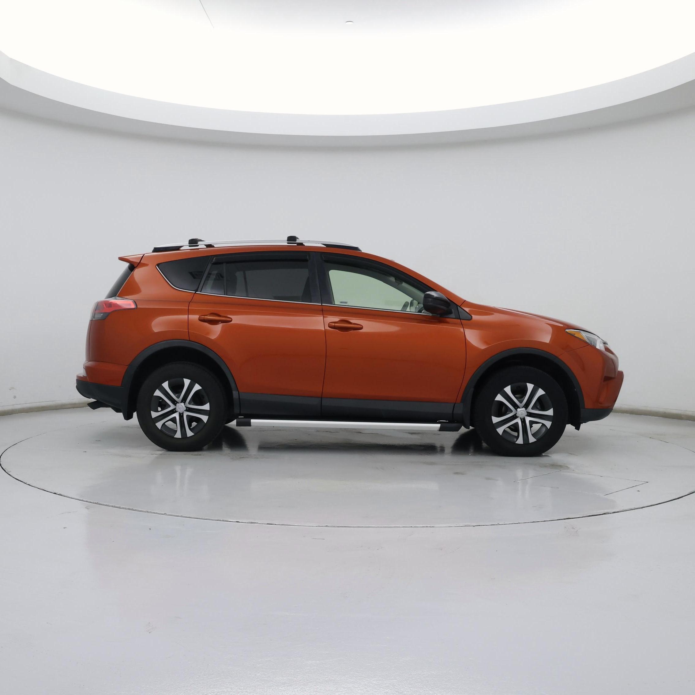 Thumbnail: 2016 Toyota RAV4 - 7
