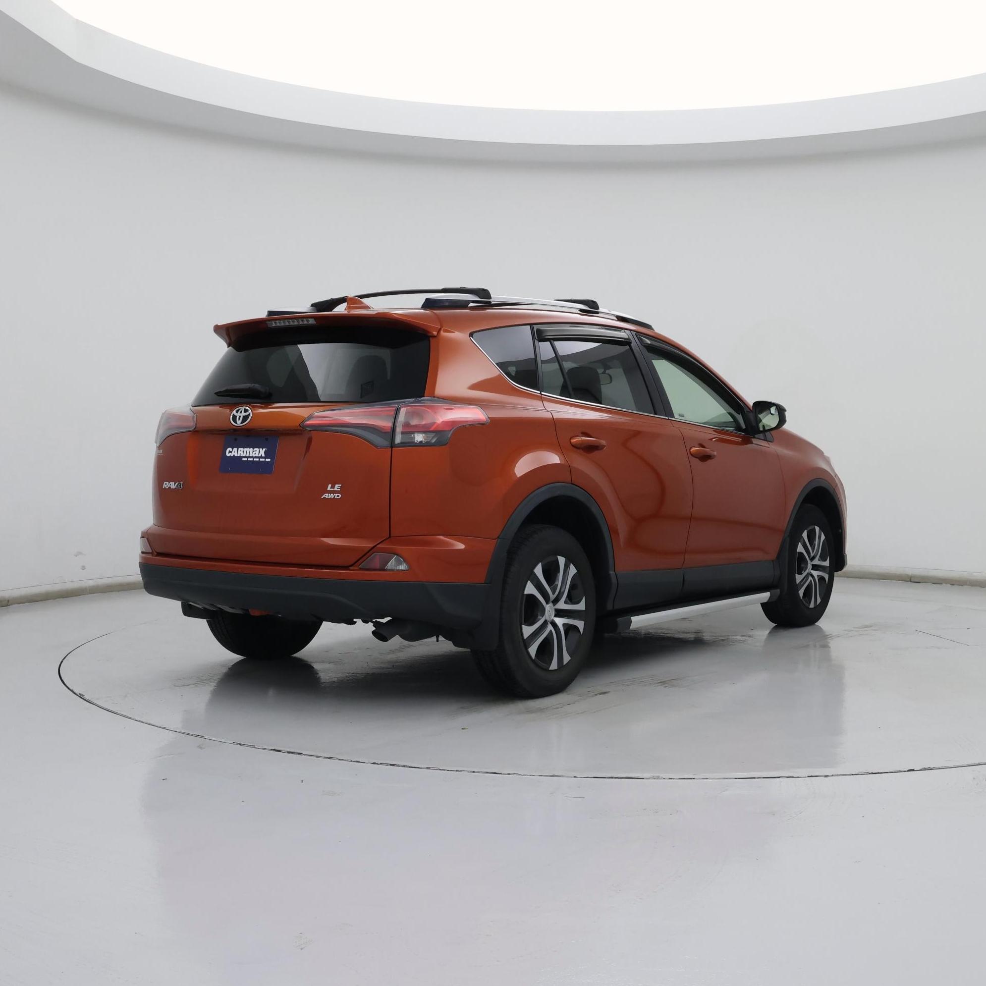 Thumbnail: 2016 Toyota RAV4 - 8