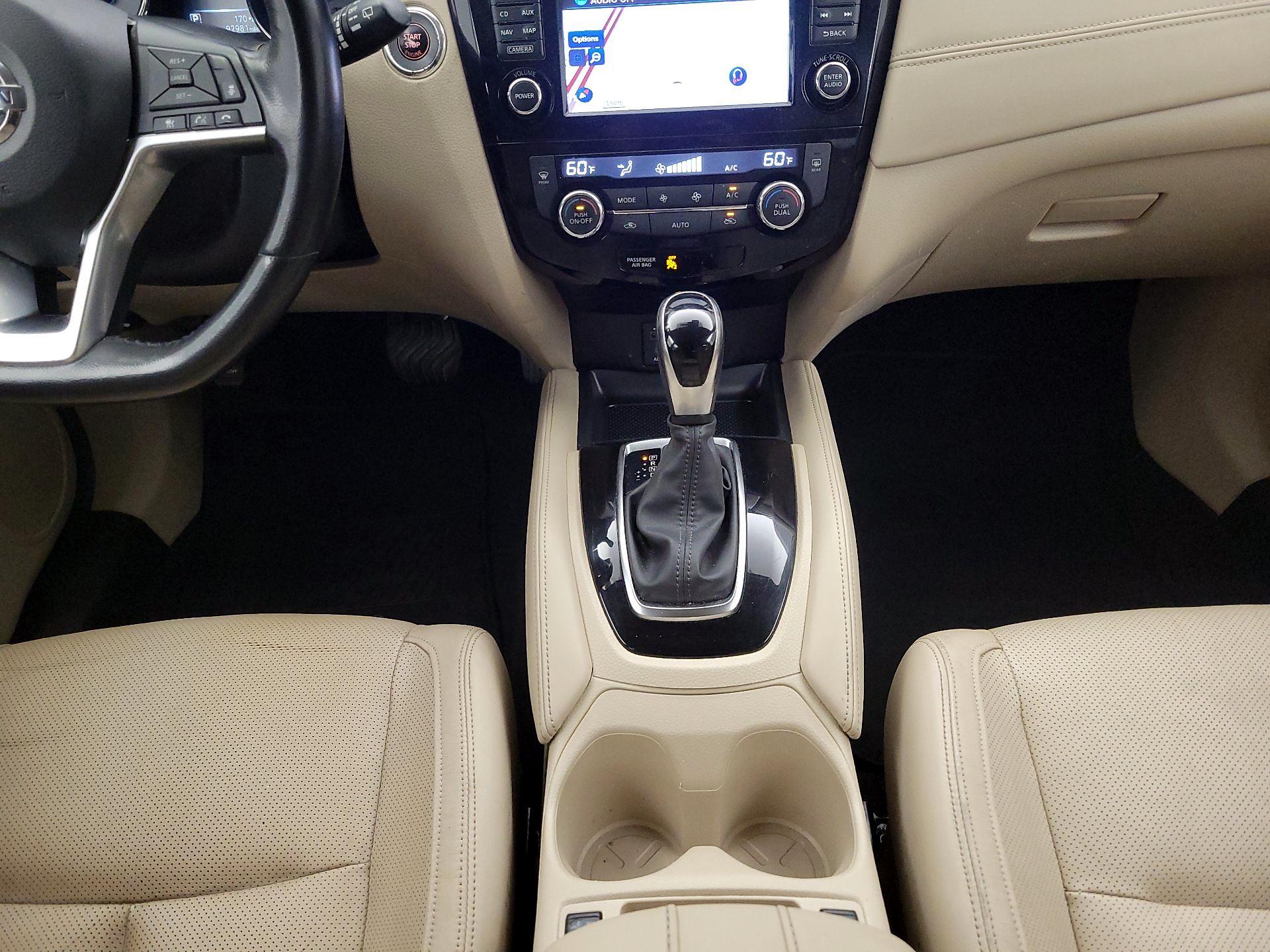 Thumbnail: 2017 Nissan Rogue - 18